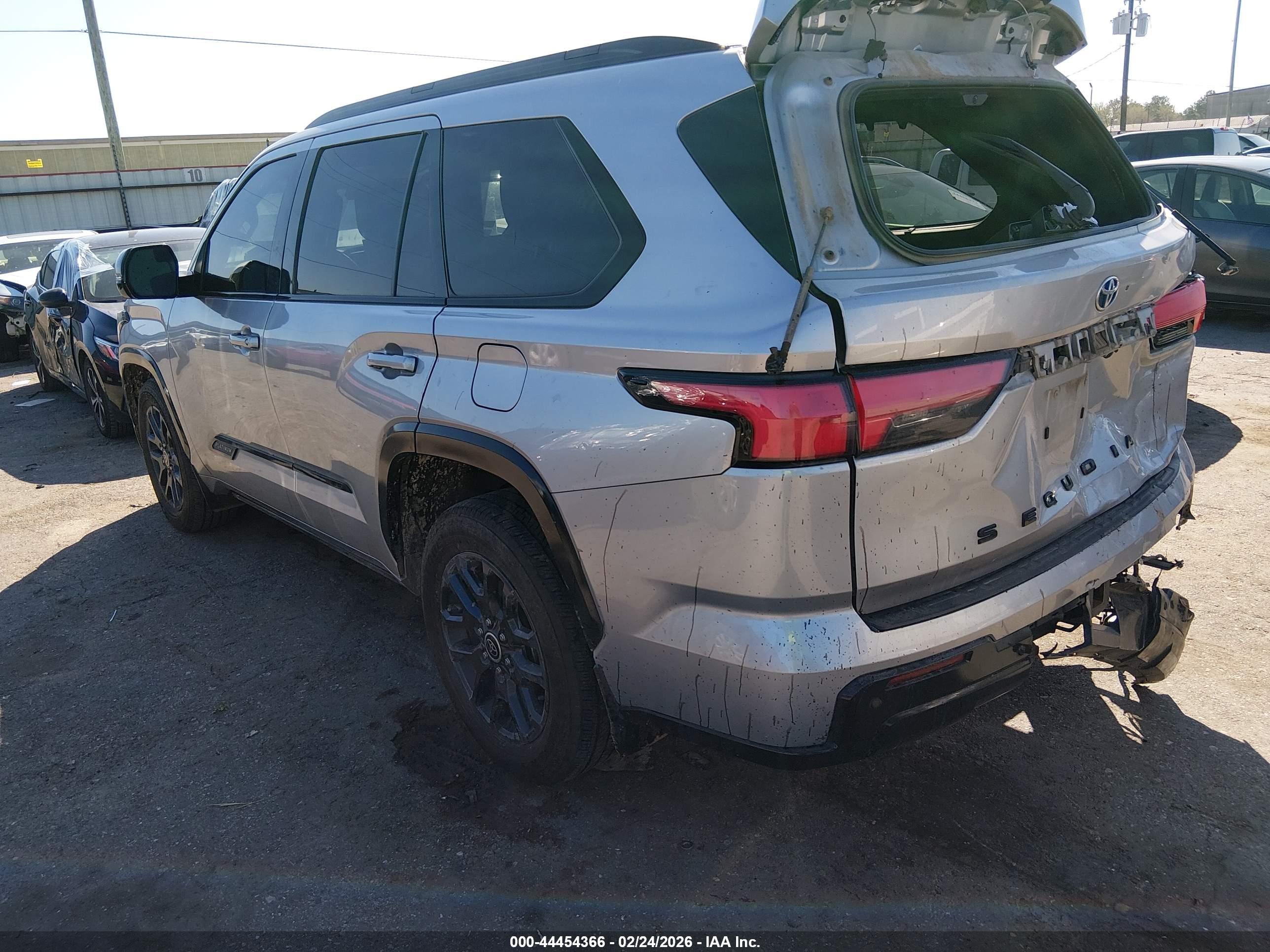 TOYOTA SEQUOIA image 3