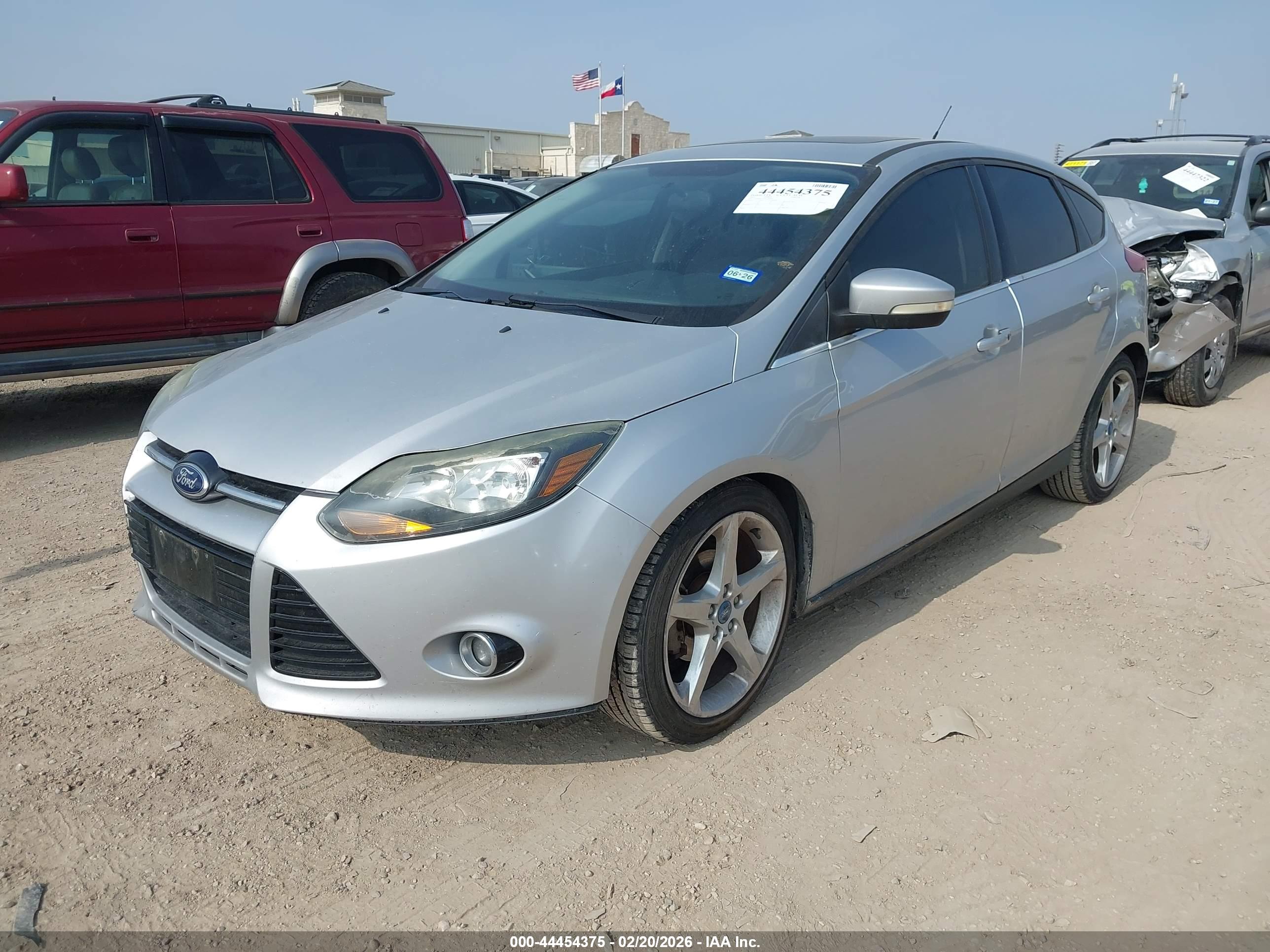 FORD FOCUS image 2