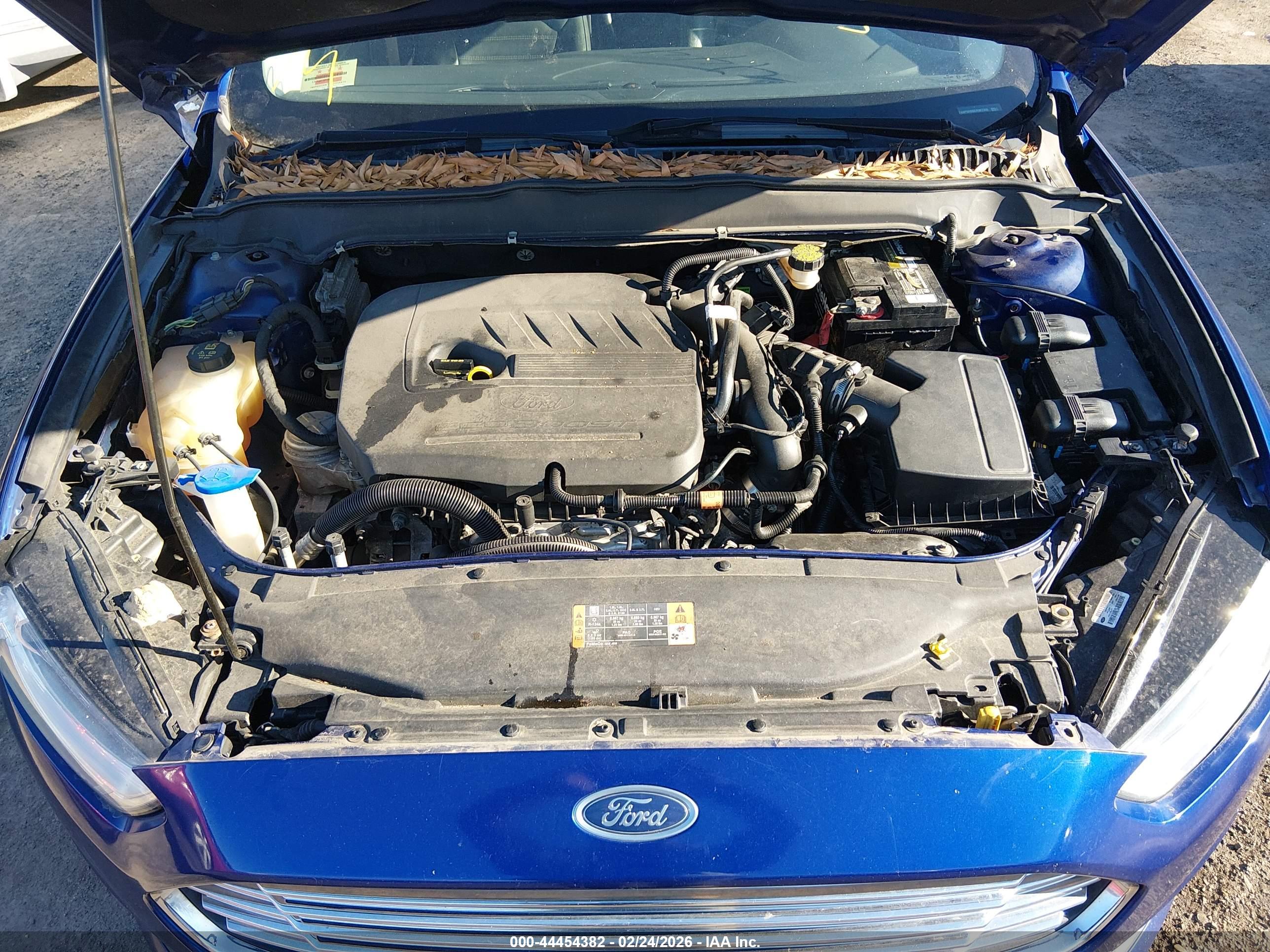FORD FUSION image 10