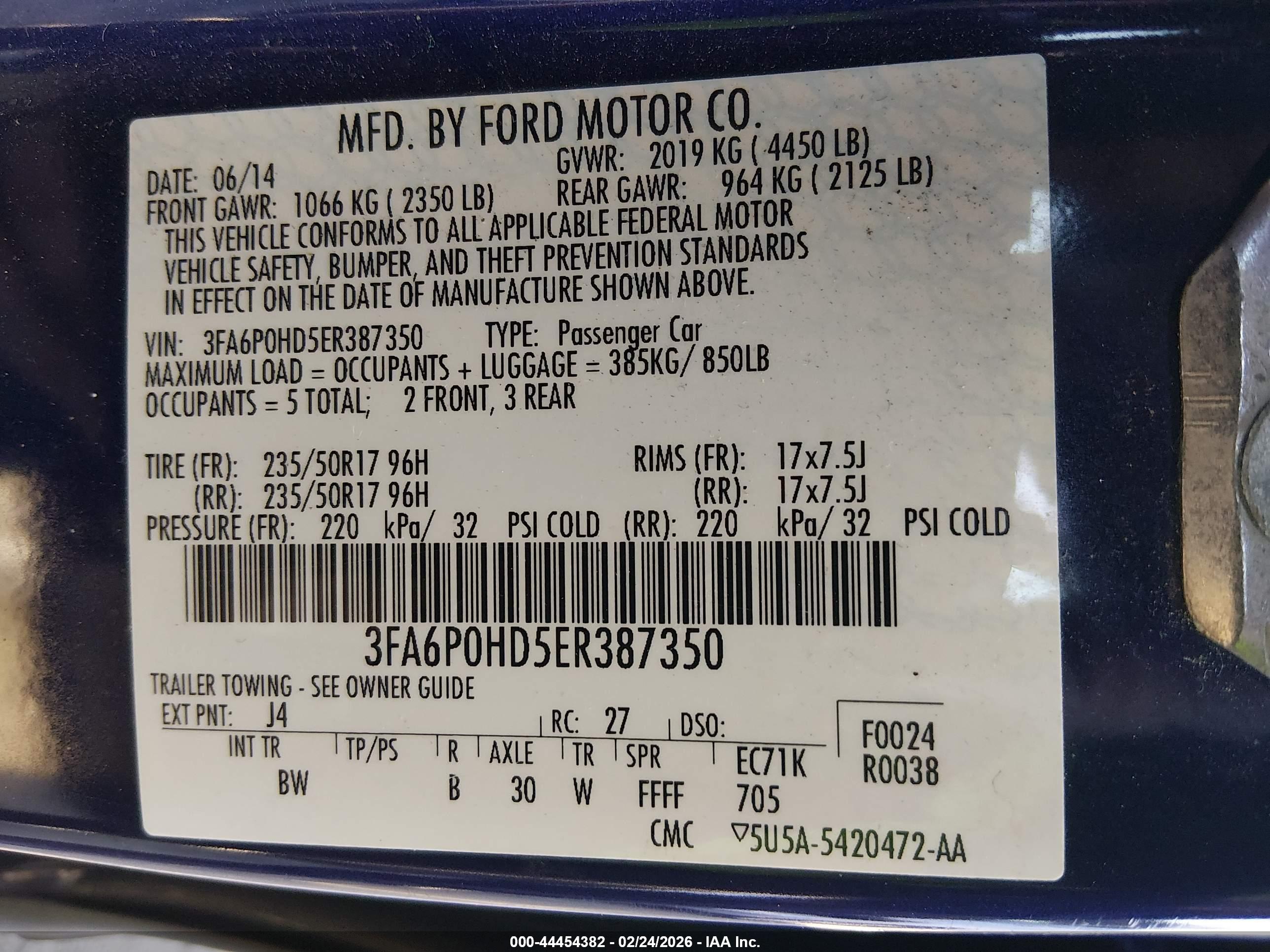 FORD FUSION image 9