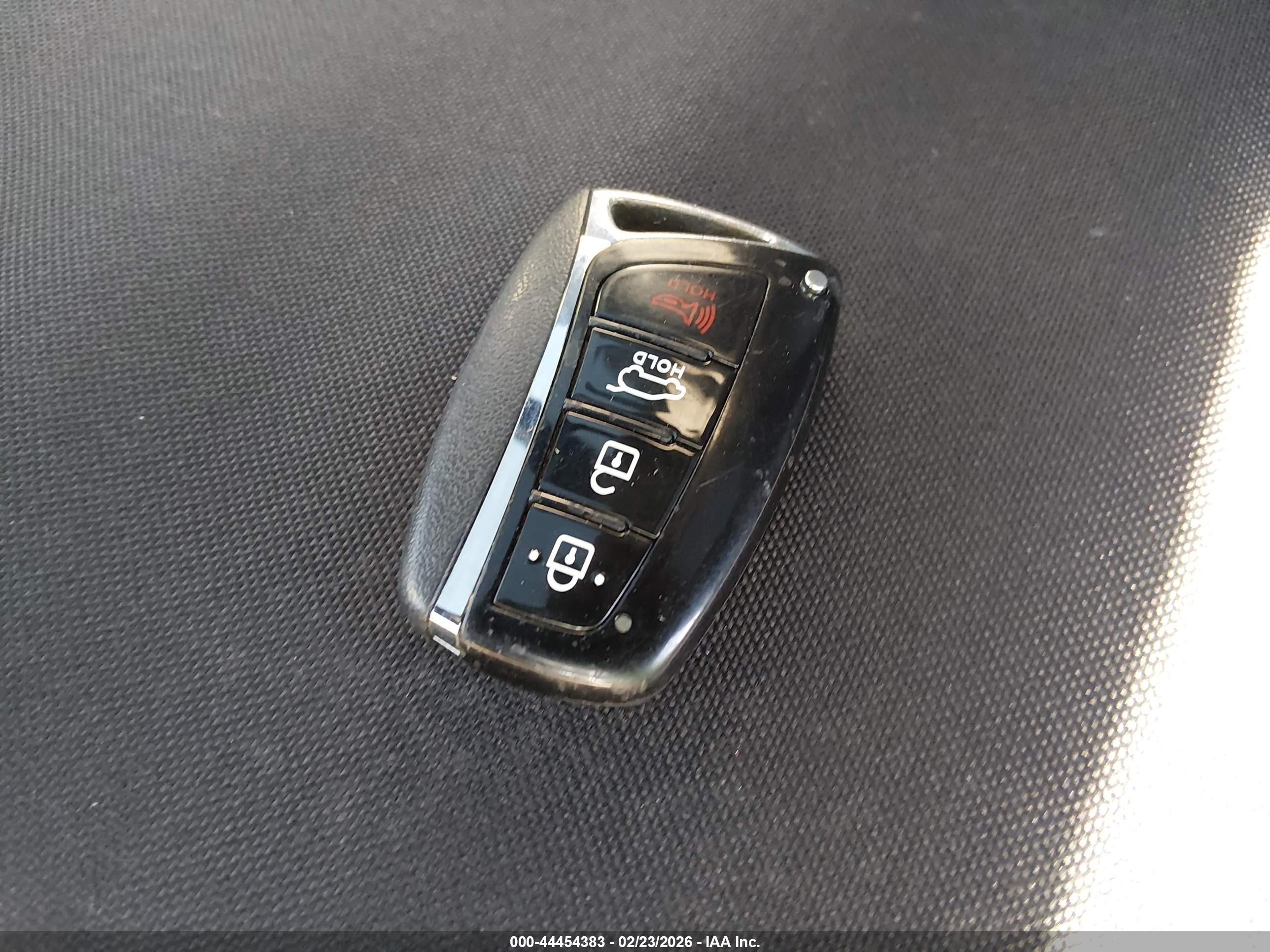 HYUNDAI SANTA image 11