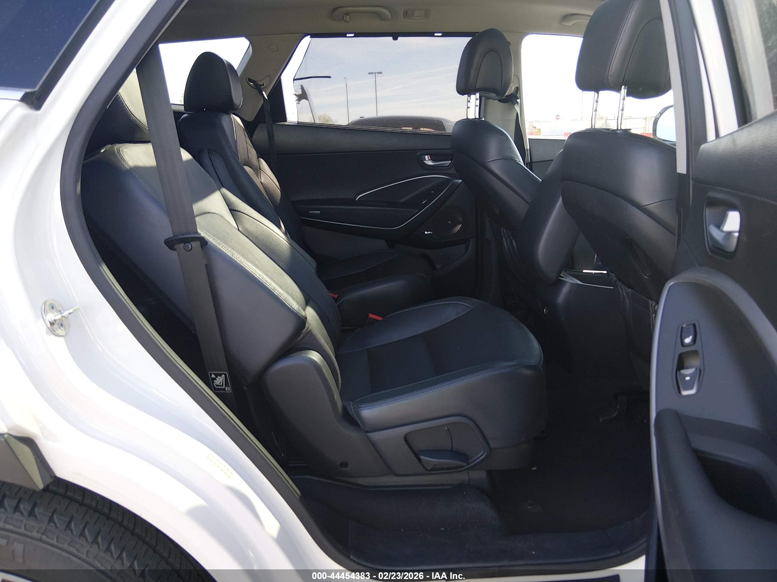 HYUNDAI SANTA image 8