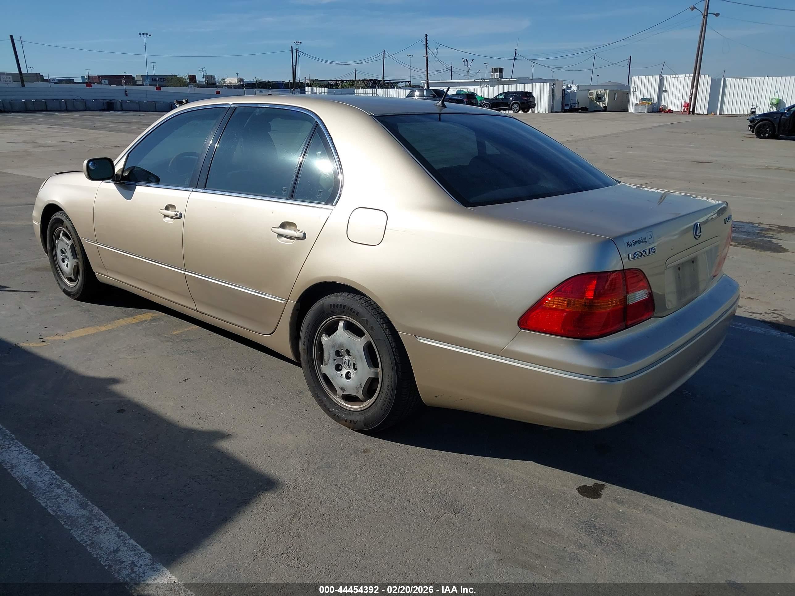LEXUS LS image 3