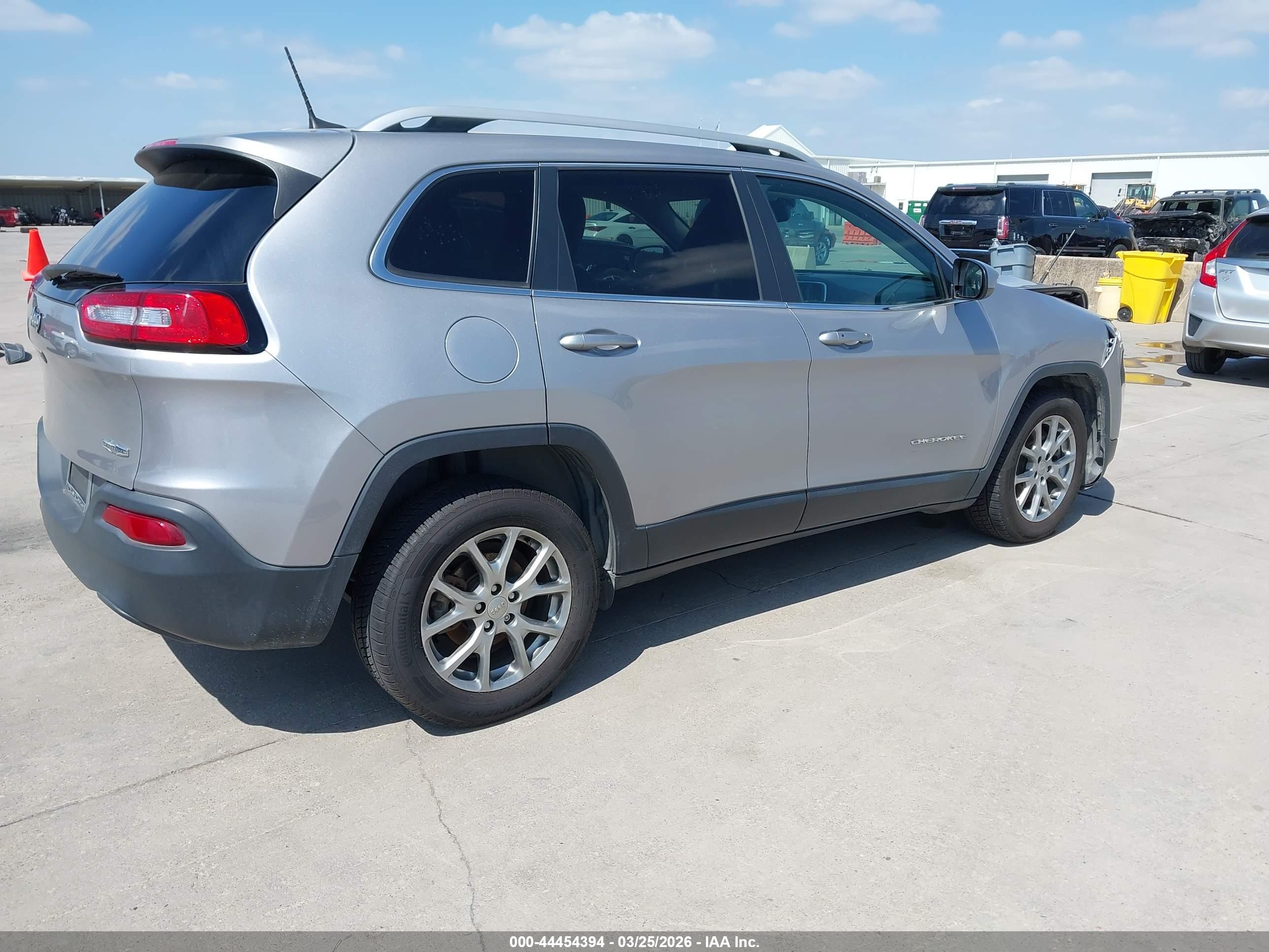 JEEP CHEROKEE image 4