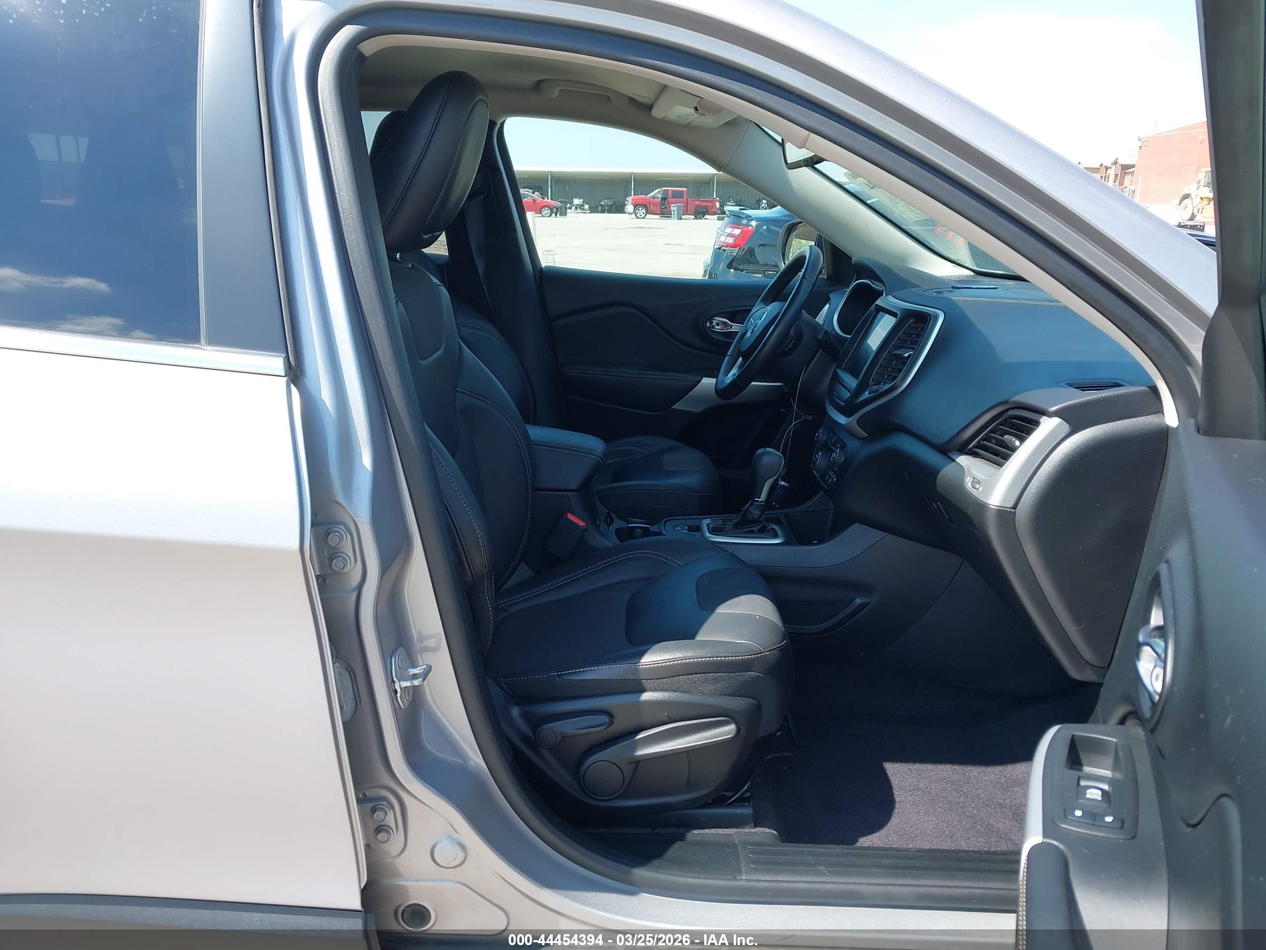 JEEP CHEROKEE image 5