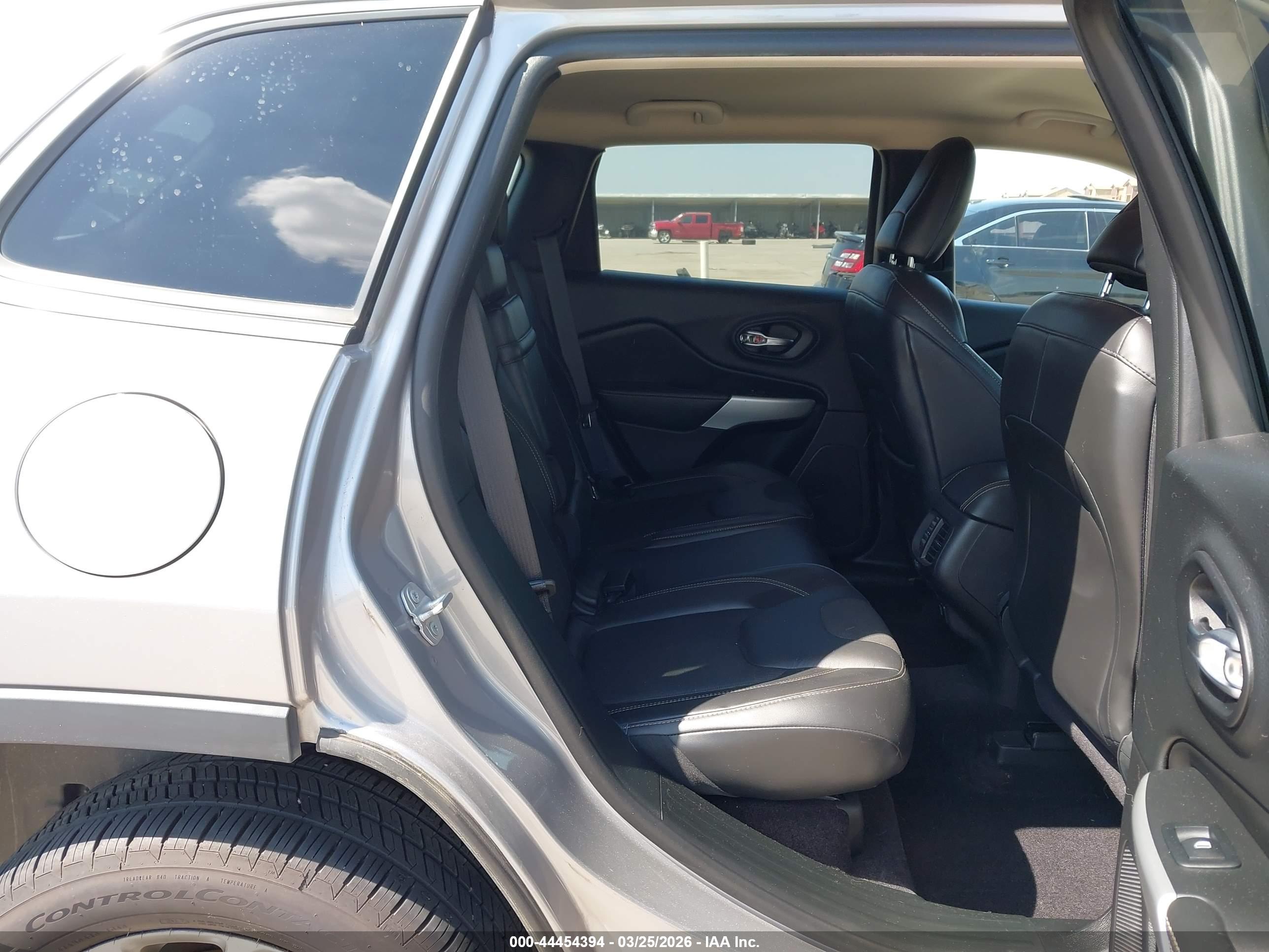 JEEP CHEROKEE image 8