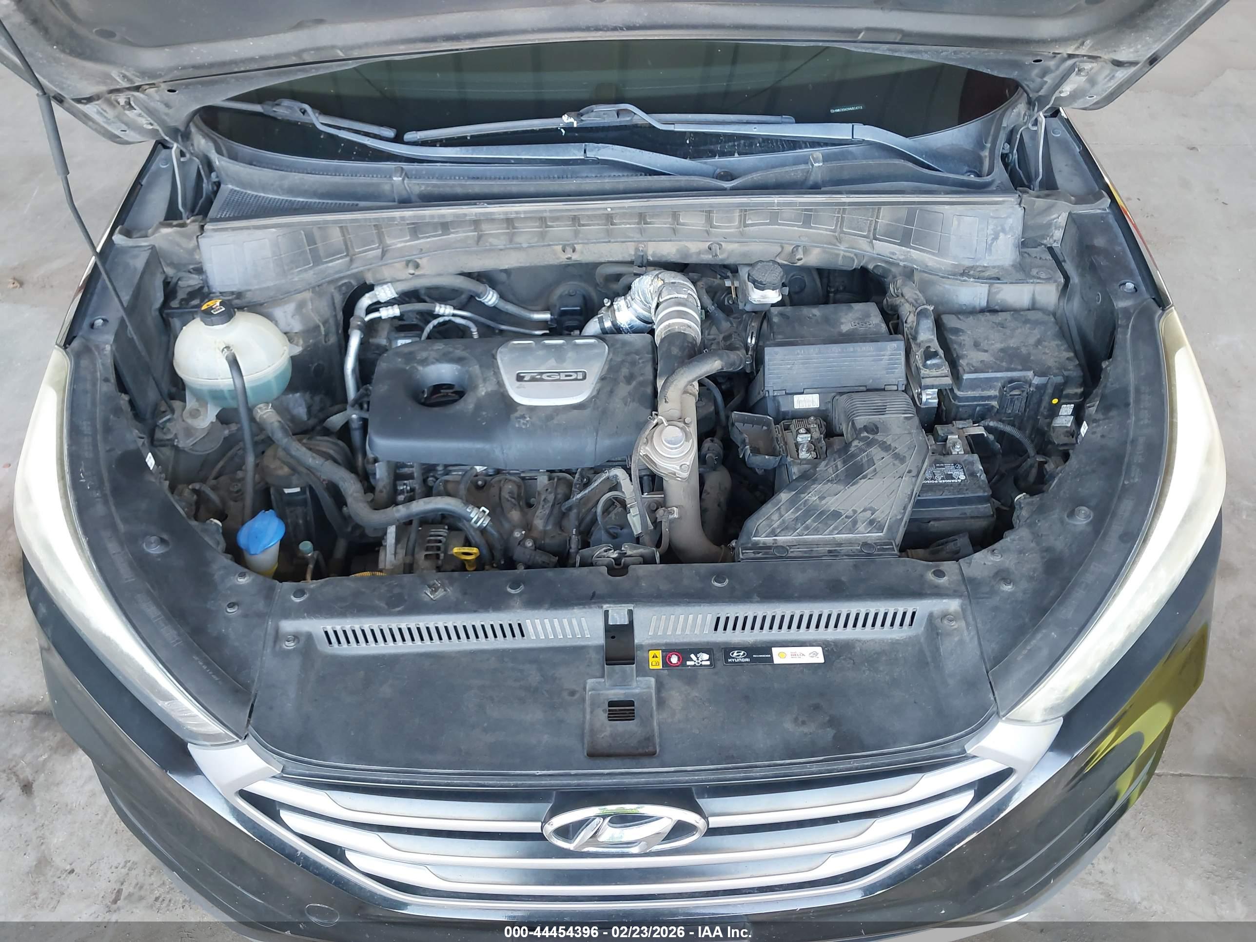 HYUNDAI TUCSON image 10