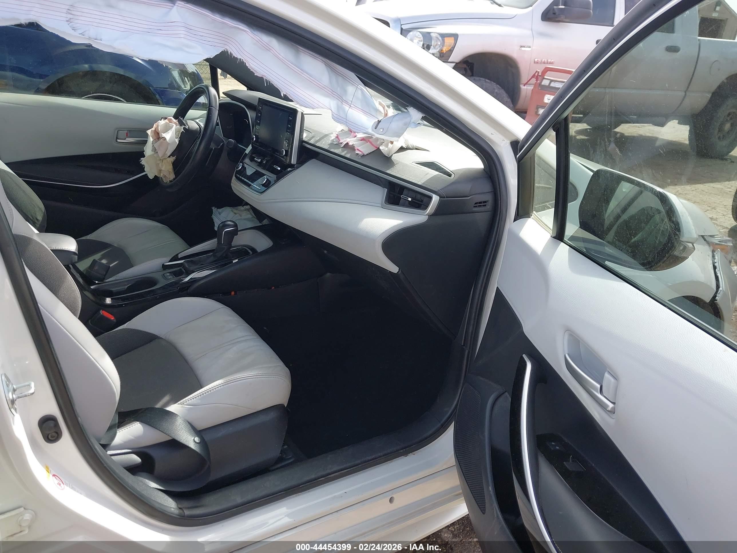 TOYOTA COROLLA image 5