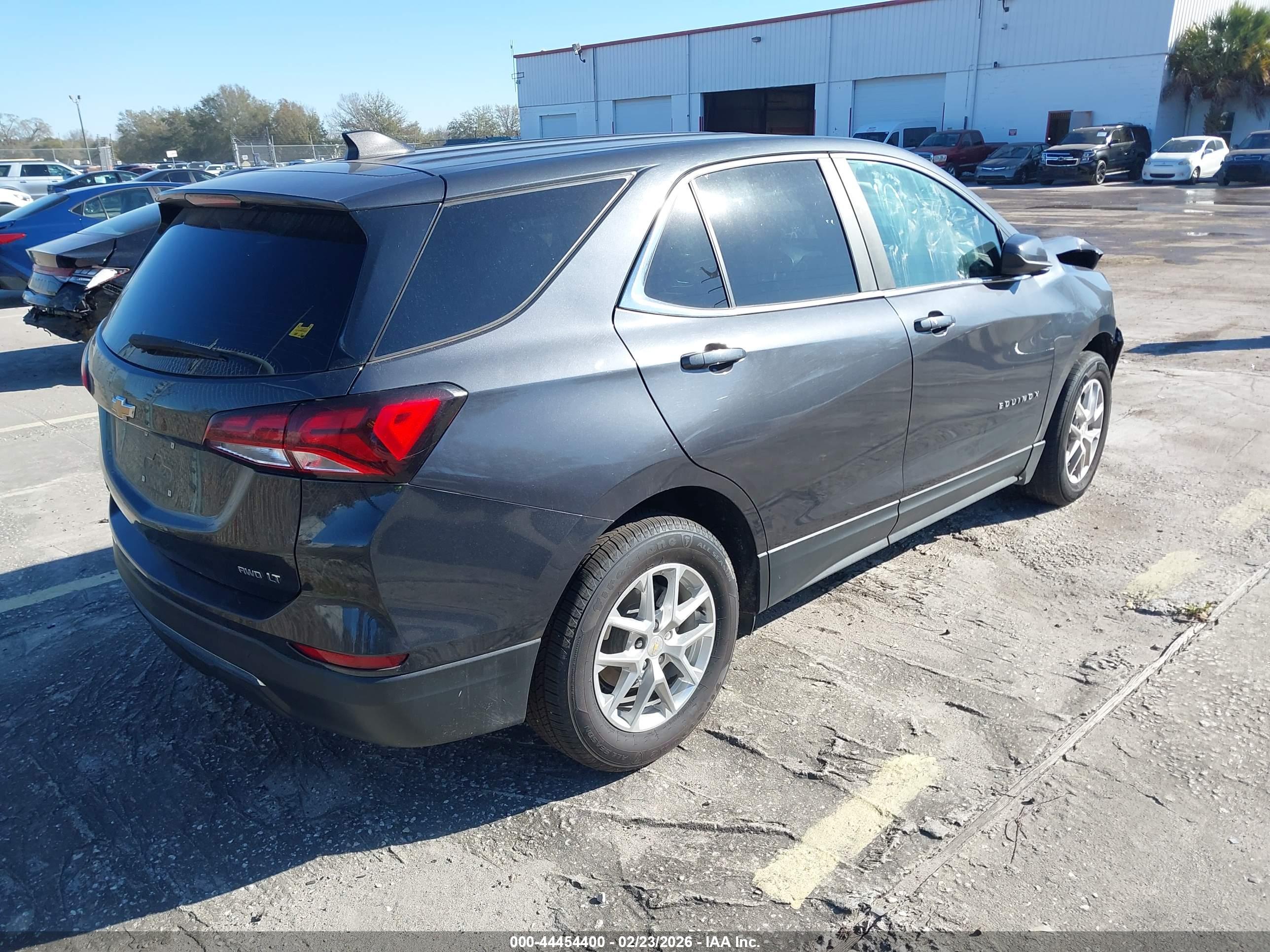 CHEVROLET EQUINOX image 4