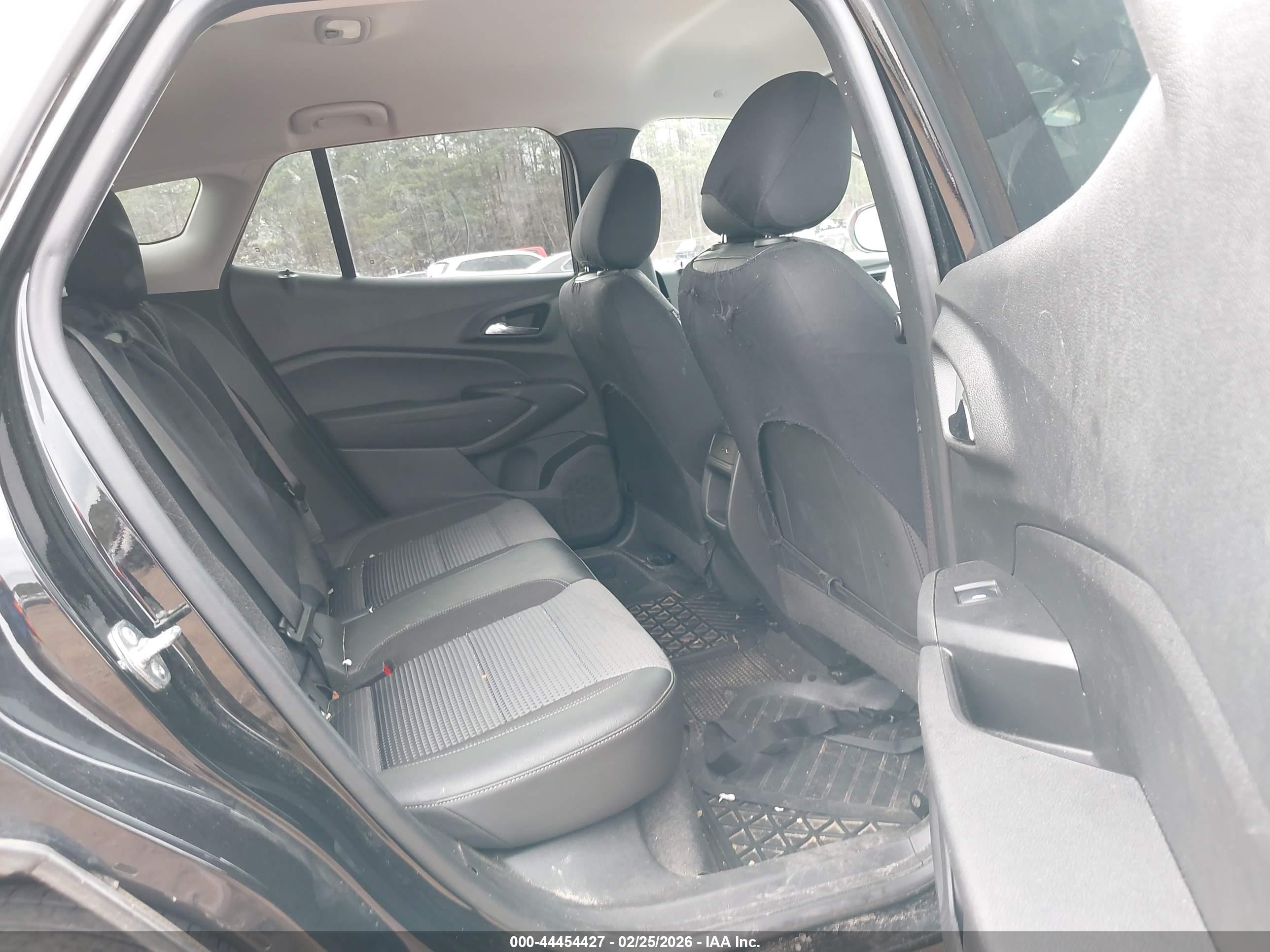 CHEVROLET TRAX image 8