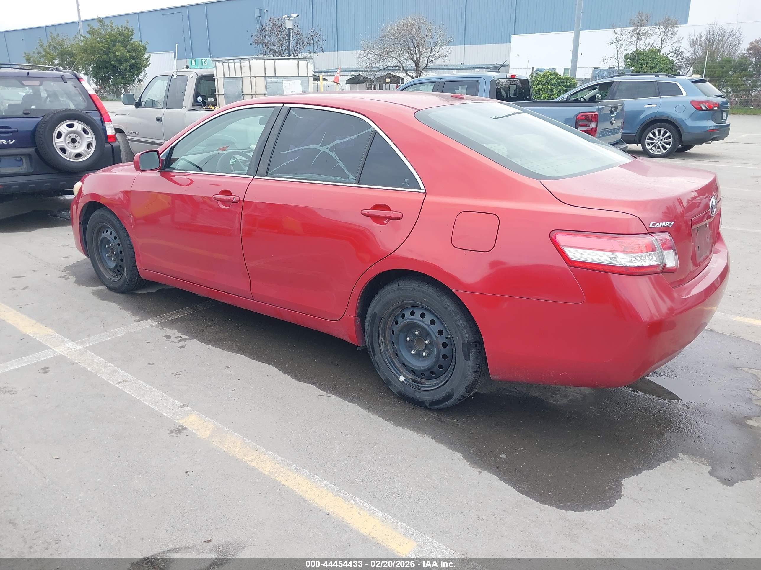 TOYOTA CAMRY image 3