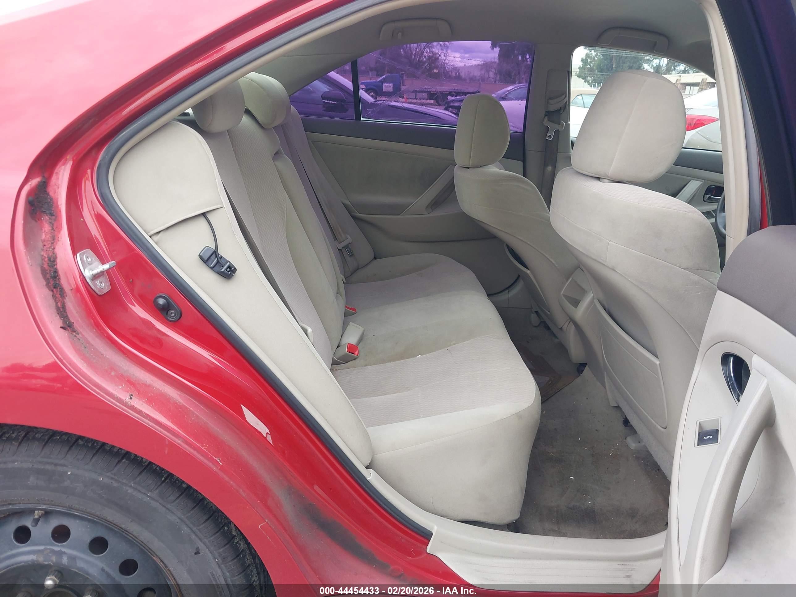 TOYOTA CAMRY image 8