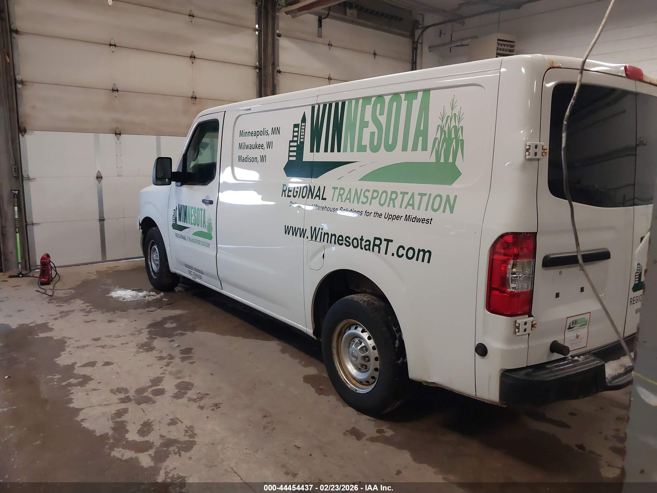 NISSAN NV image 3