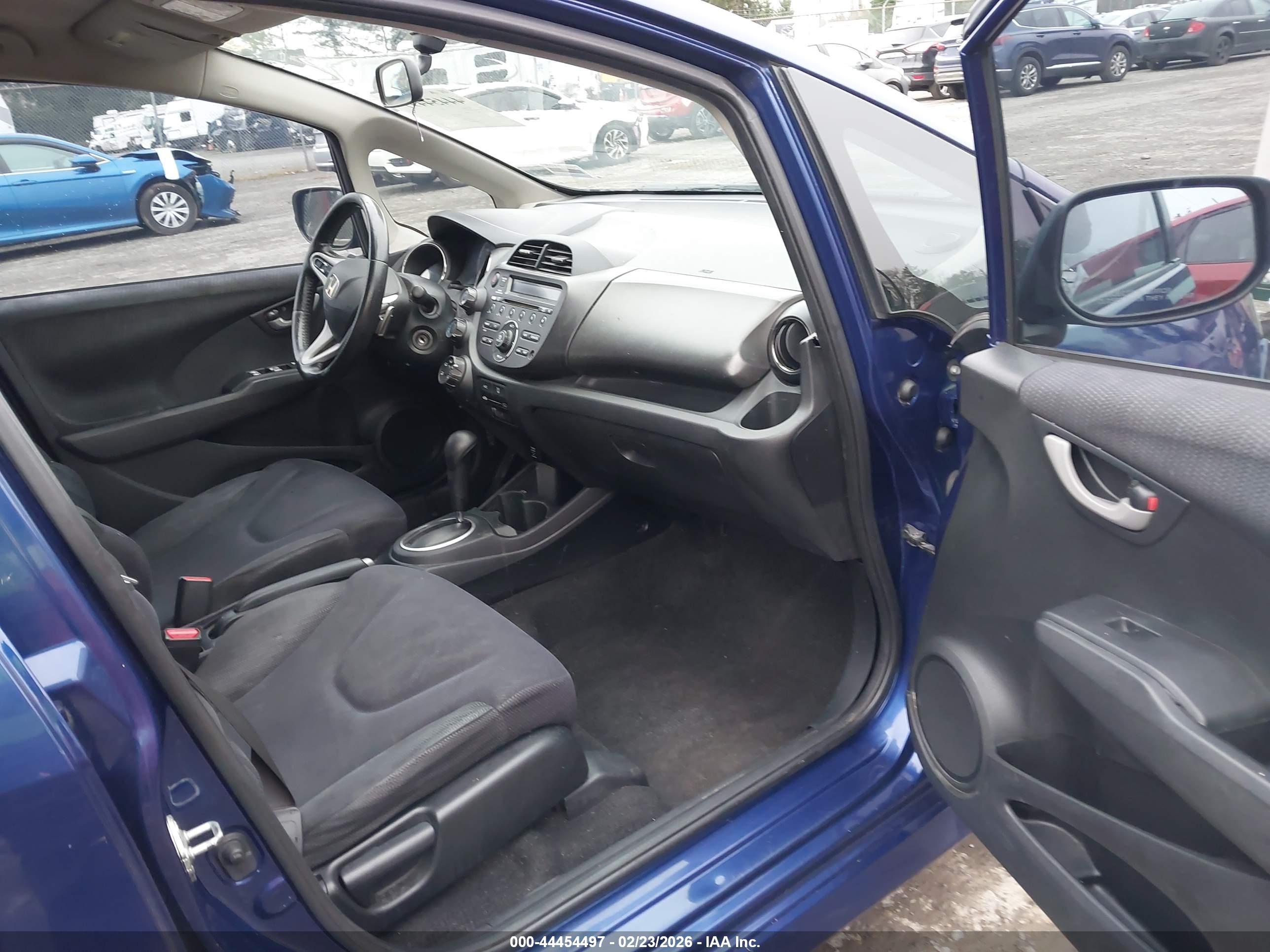 HONDA FIT image 5