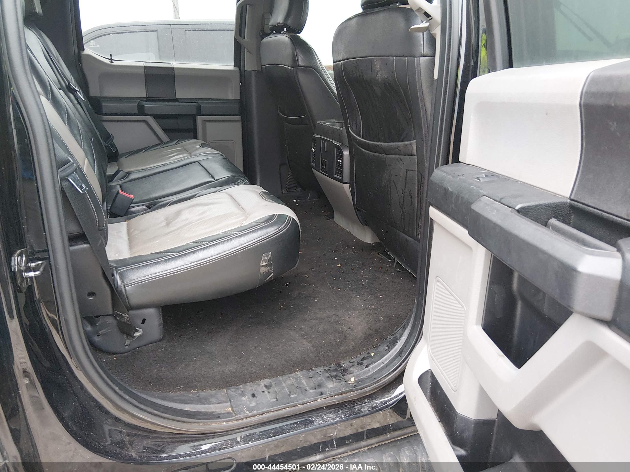 FORD F-150 image 8