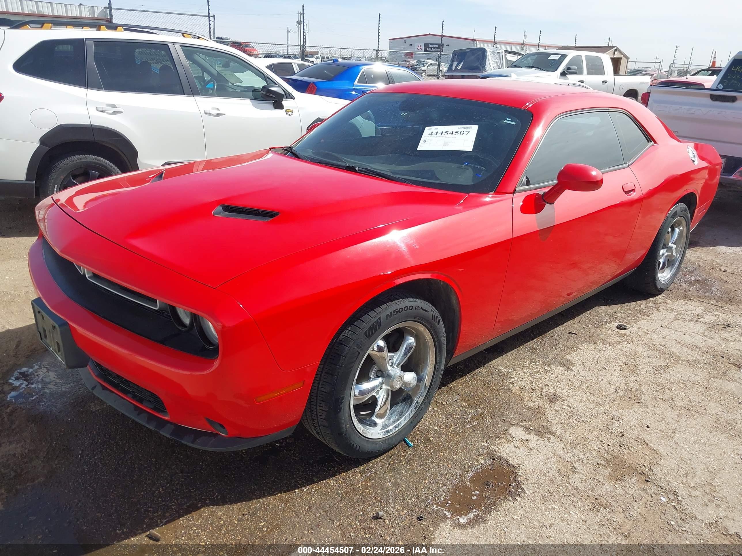 DODGE CHALLENGER image 2