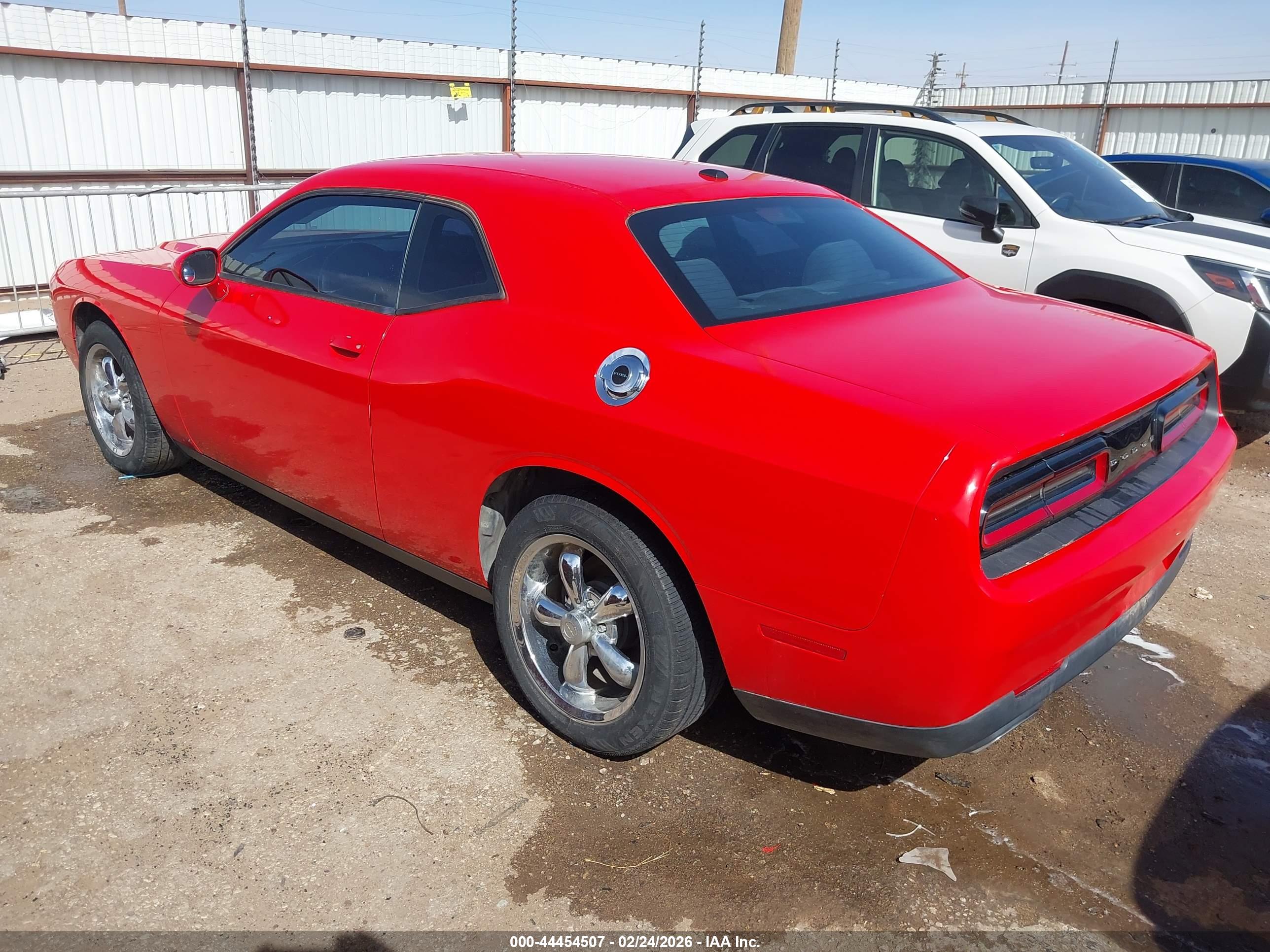DODGE CHALLENGER image 3