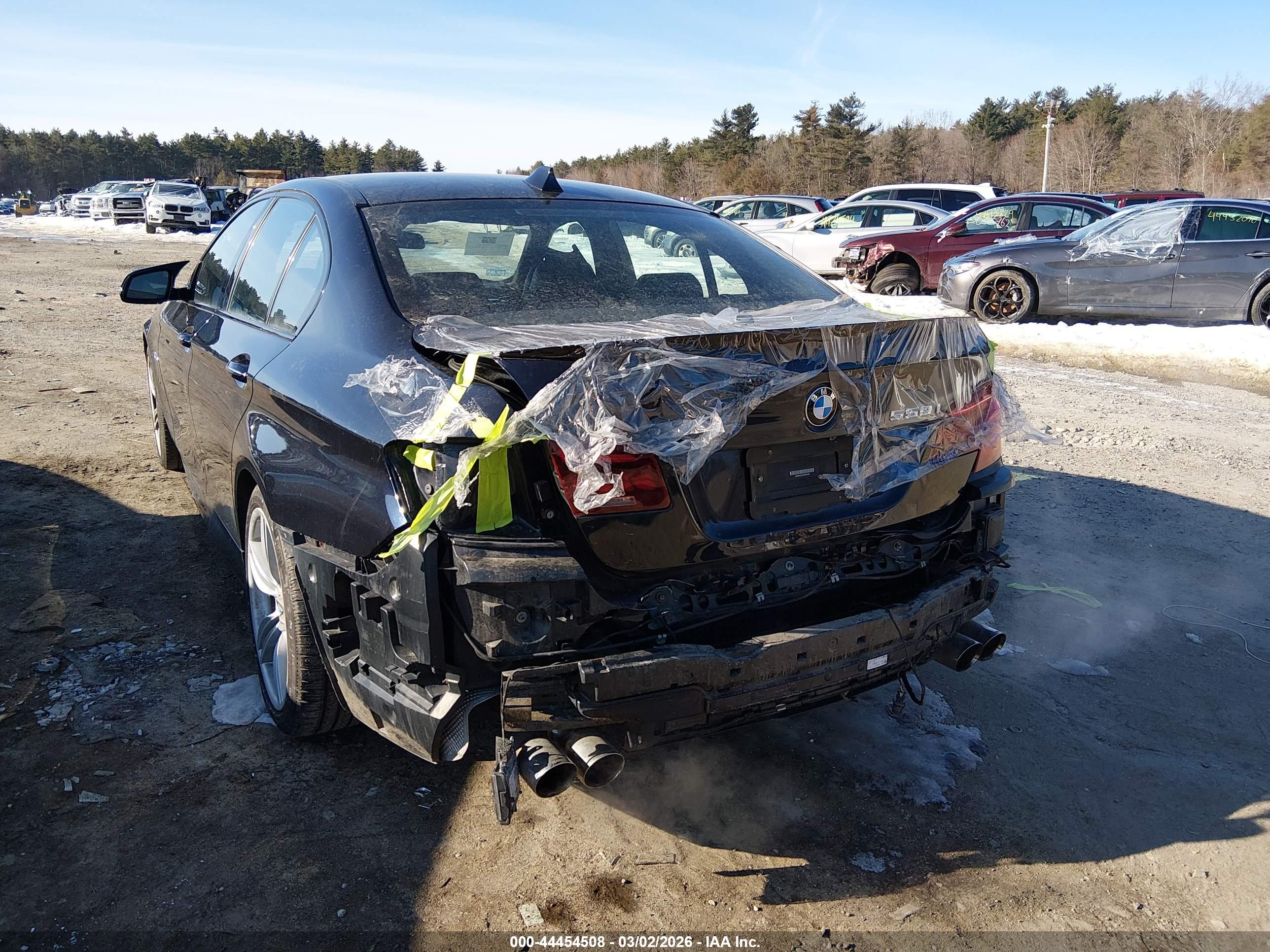 BMW 550I image 6