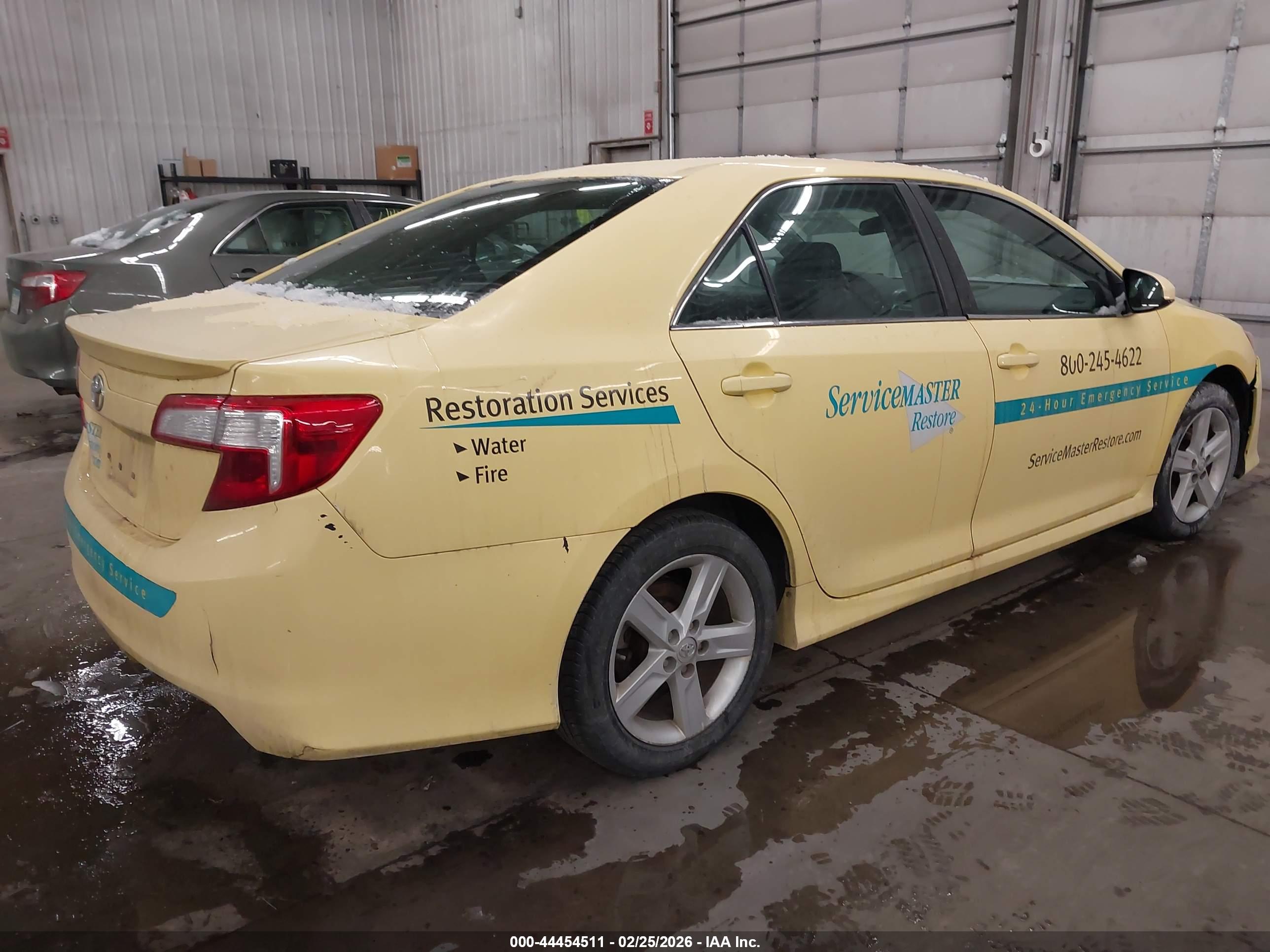 TOYOTA CAMRY image 4