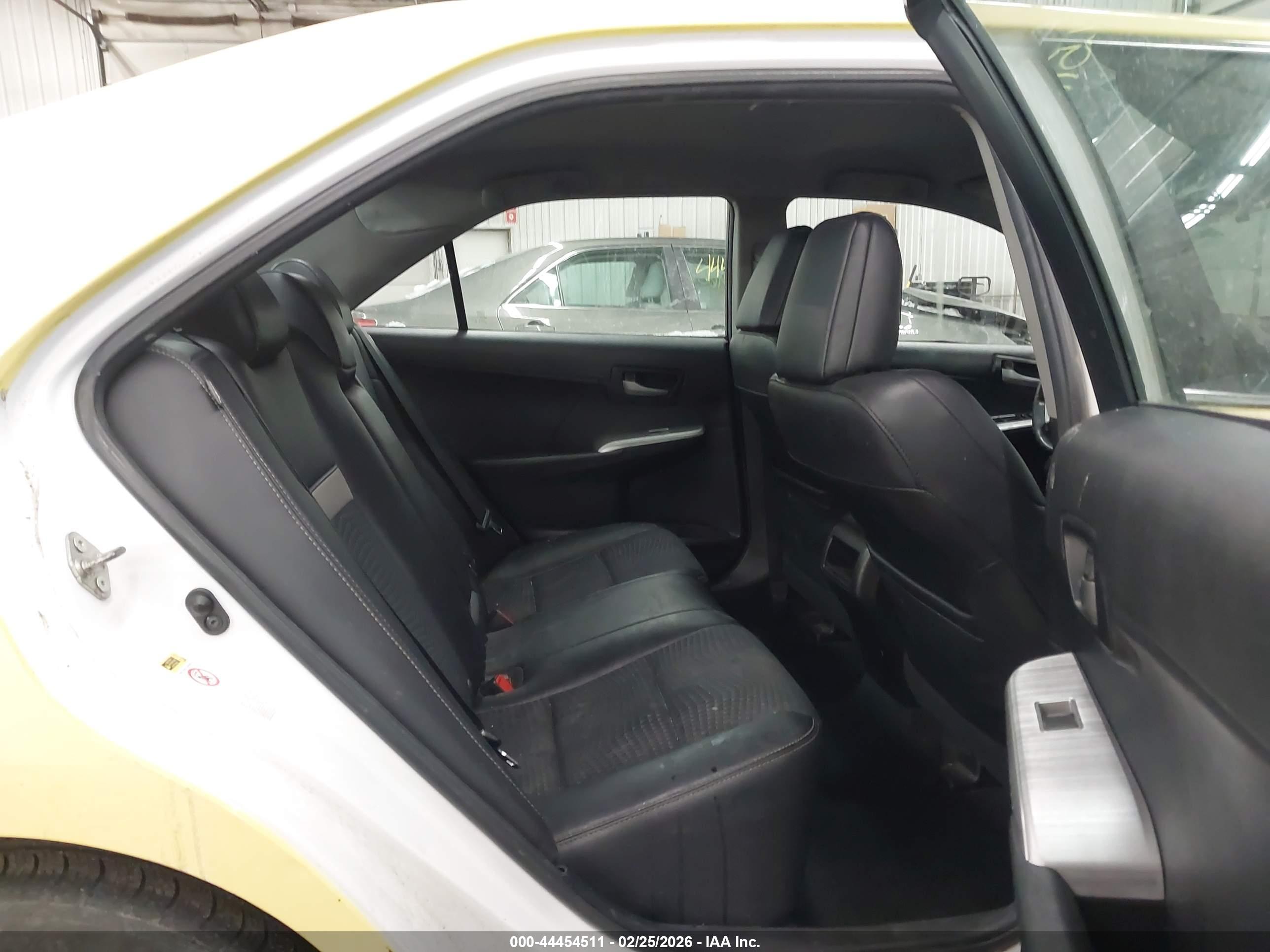 TOYOTA CAMRY image 8