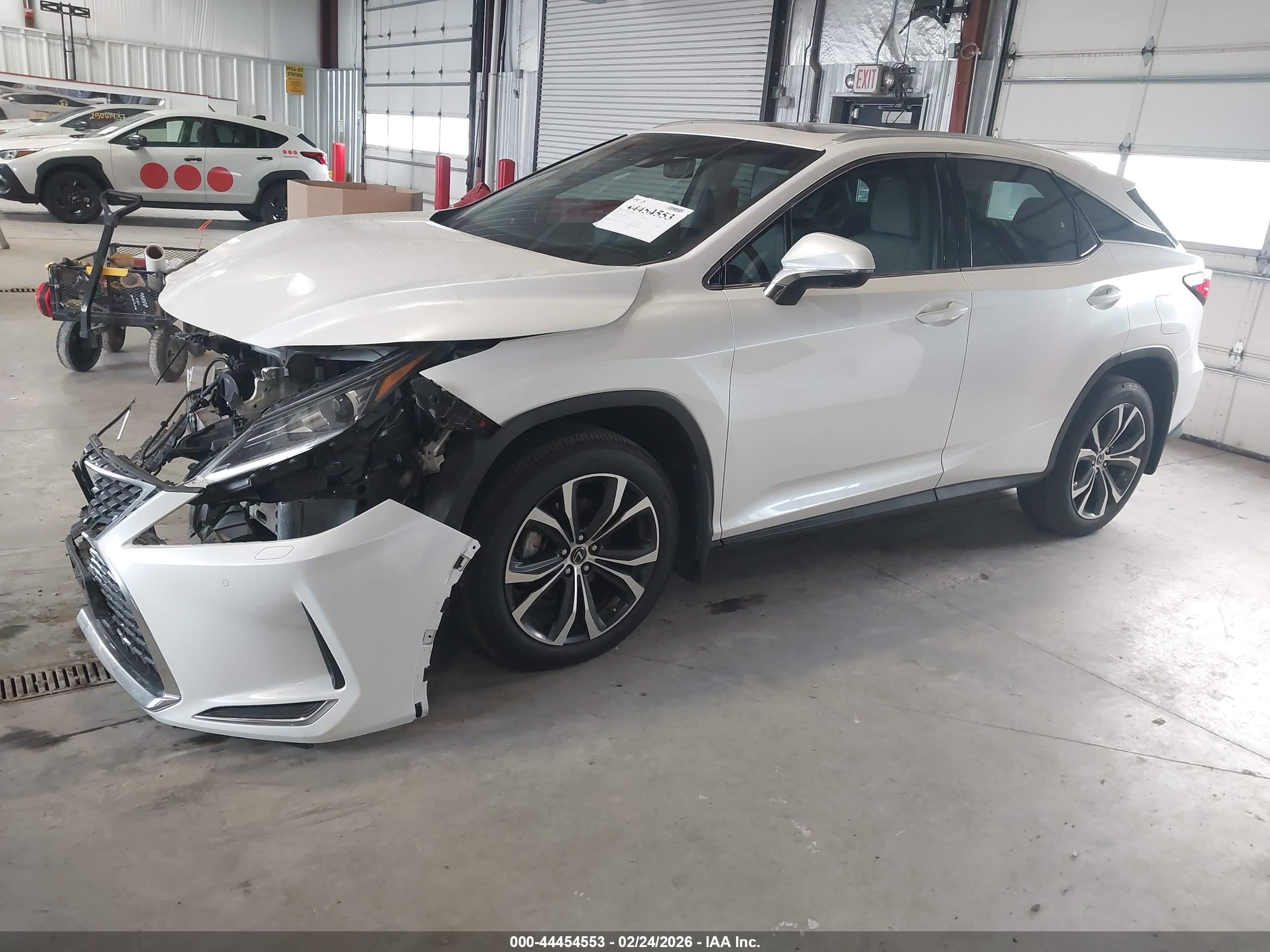 LEXUS RX image 2