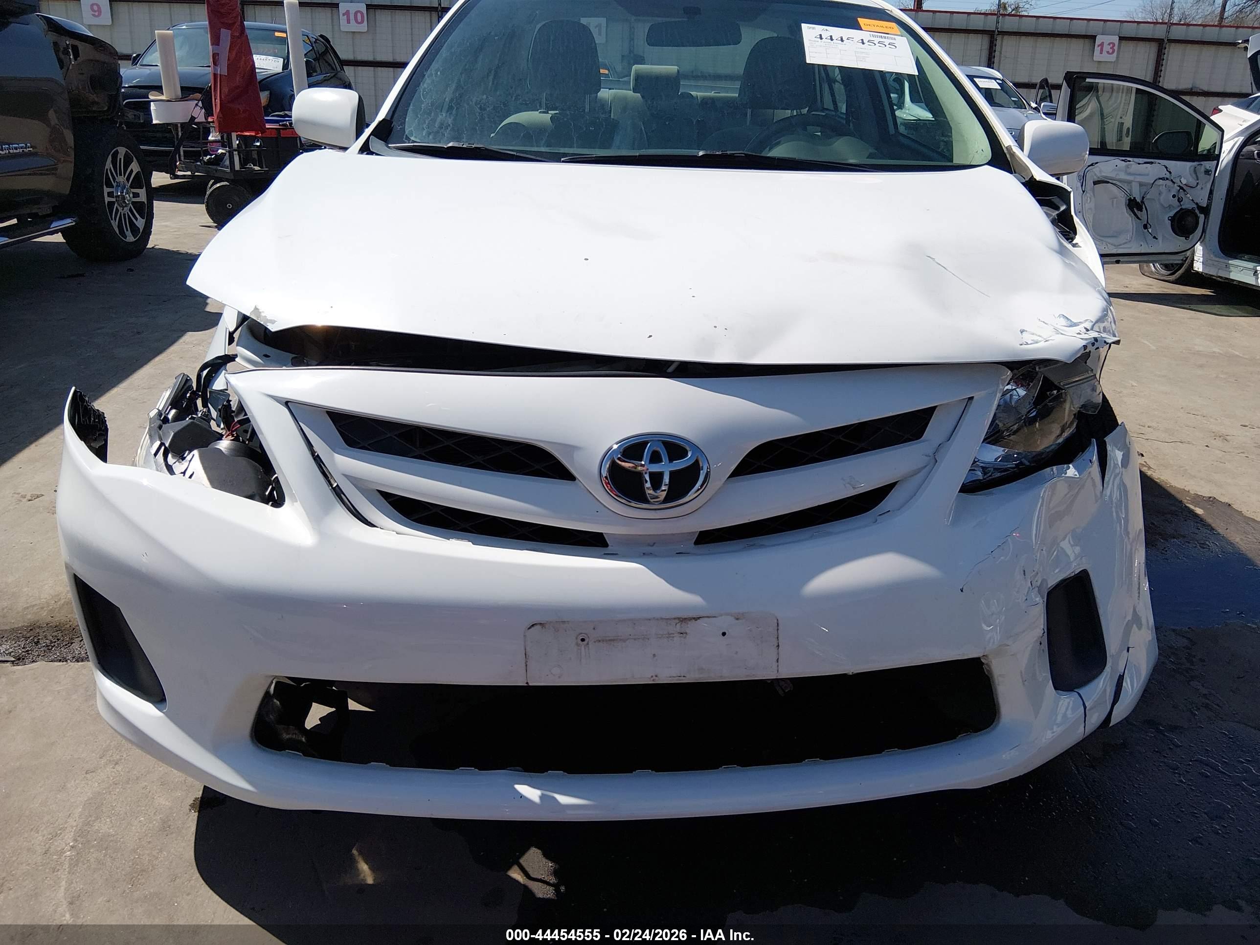 TOYOTA COROLLA image 6