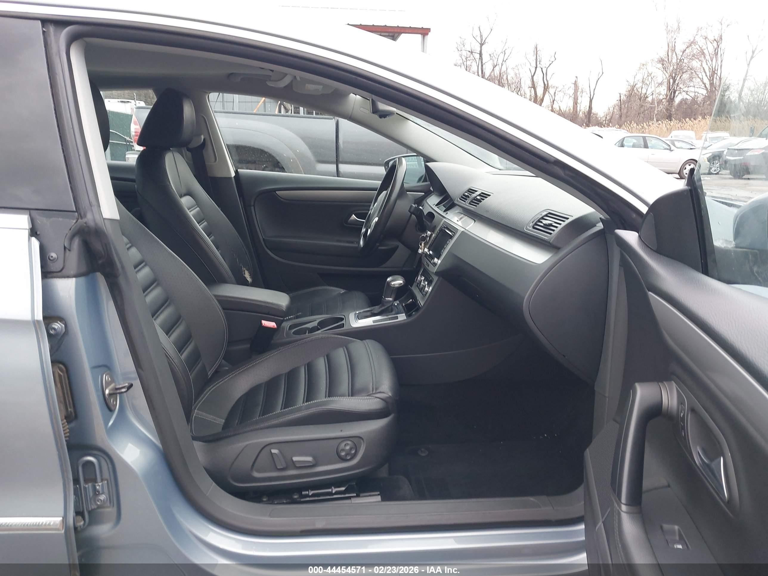 VOLKSWAGEN CC image 5