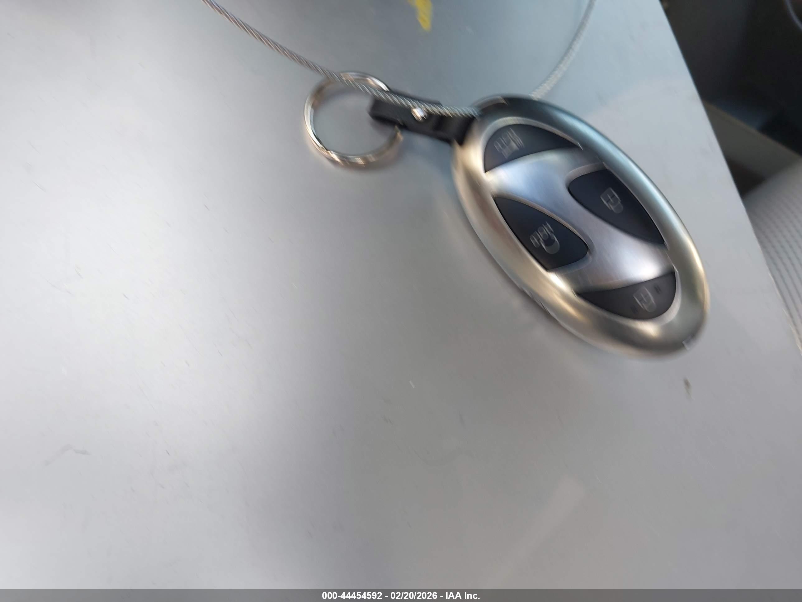 HYUNDAI SANTA image 11