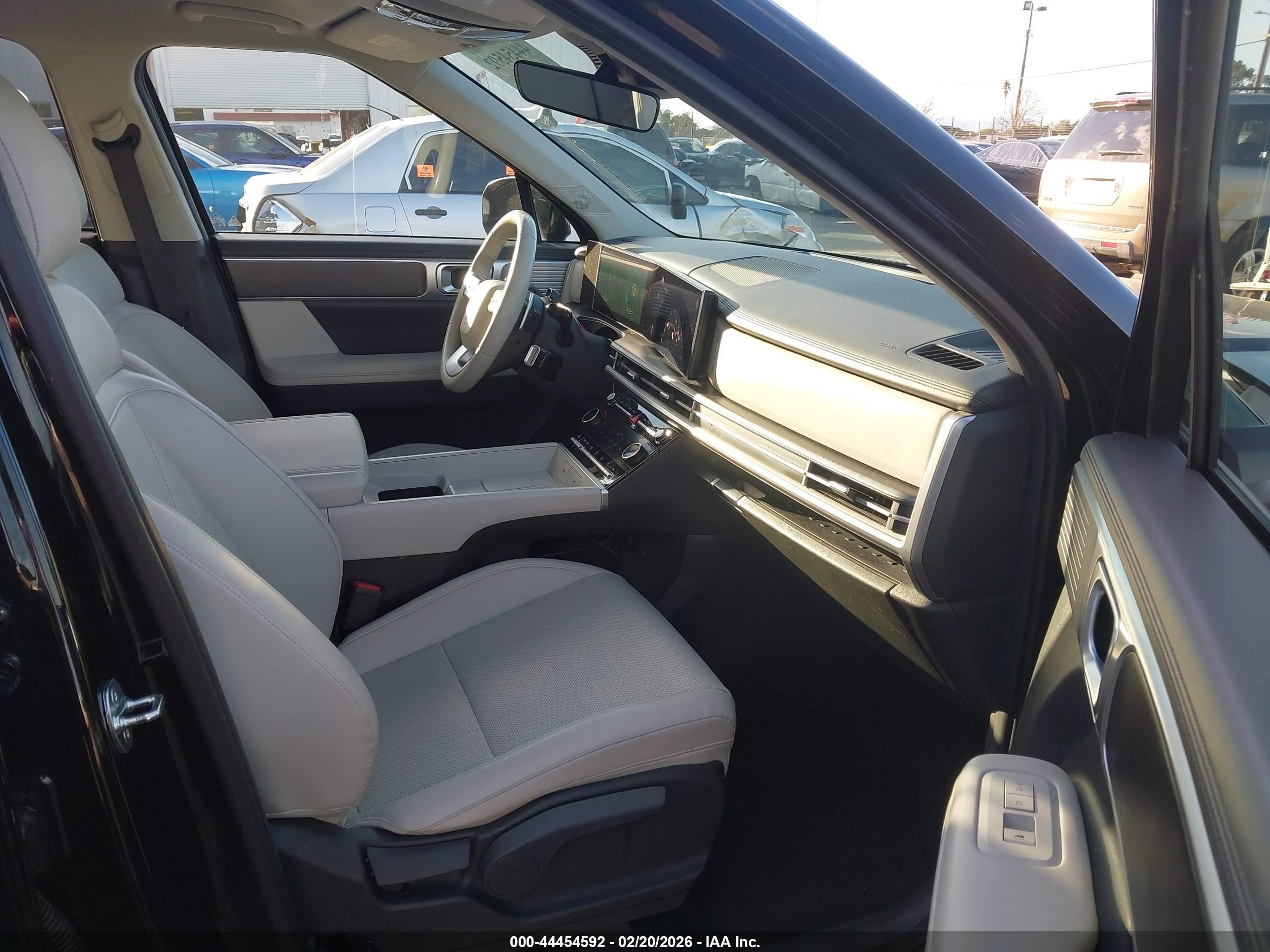 HYUNDAI SANTA image 5