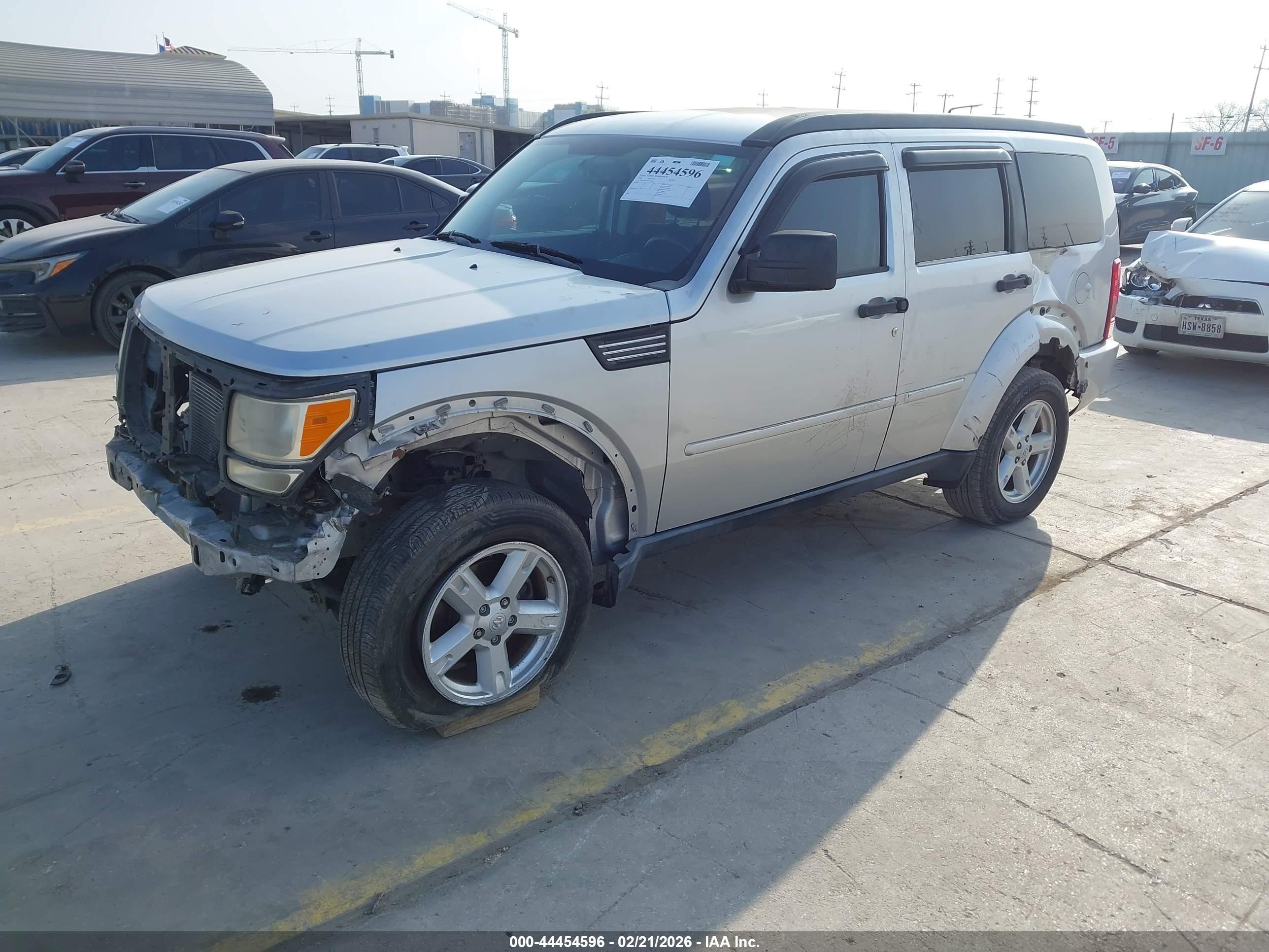 DODGE NITRO image 2