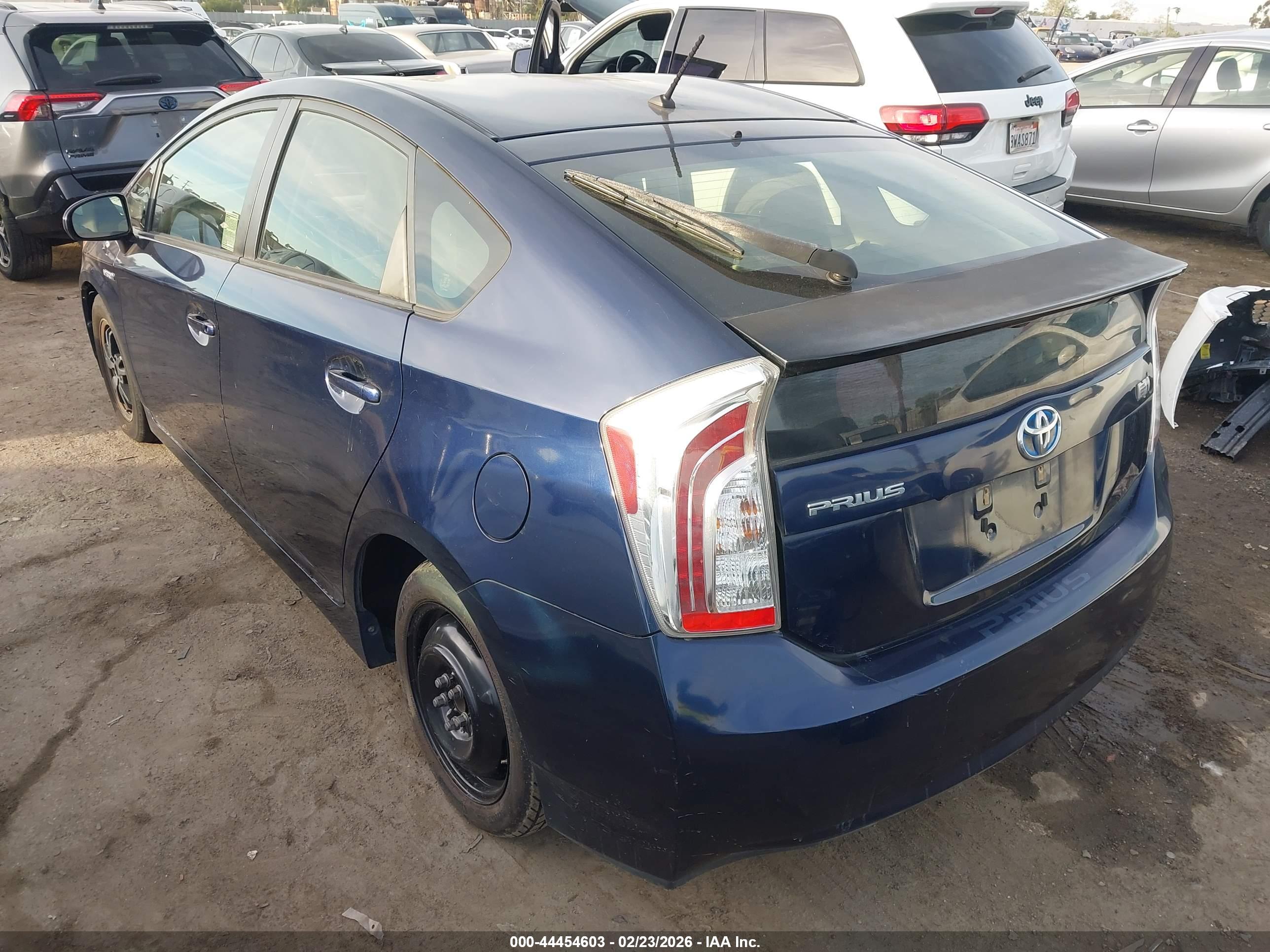 TOYOTA PRIUS image 3