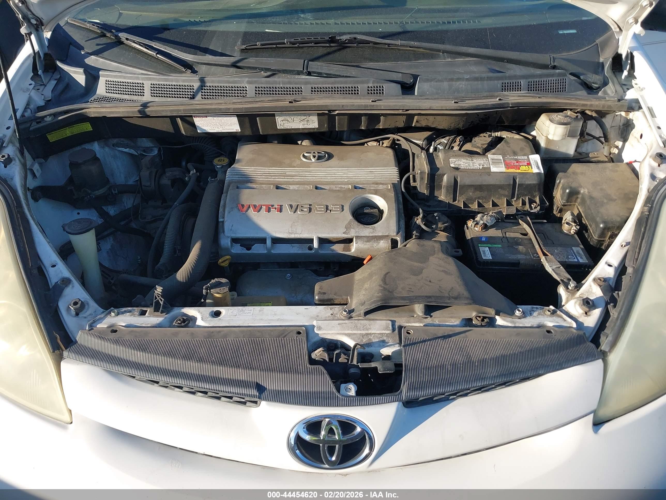 TOYOTA SIENNA image 10