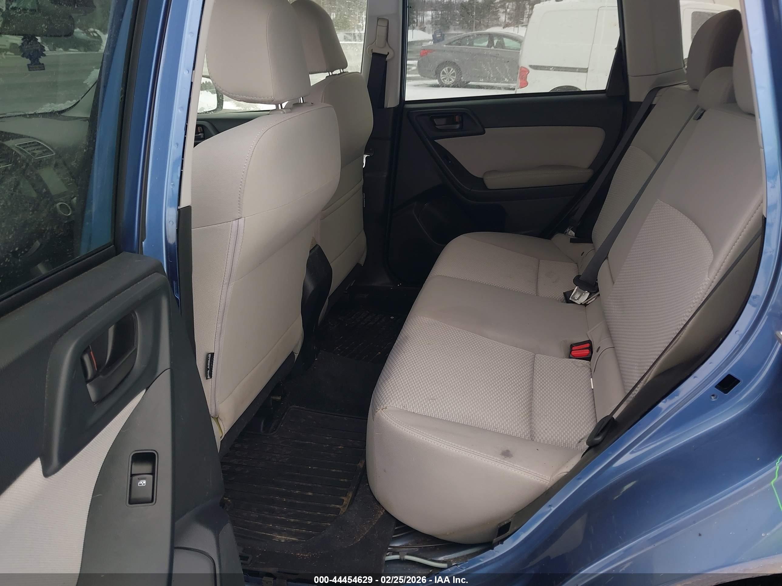 SUBARU FORESTER image 8