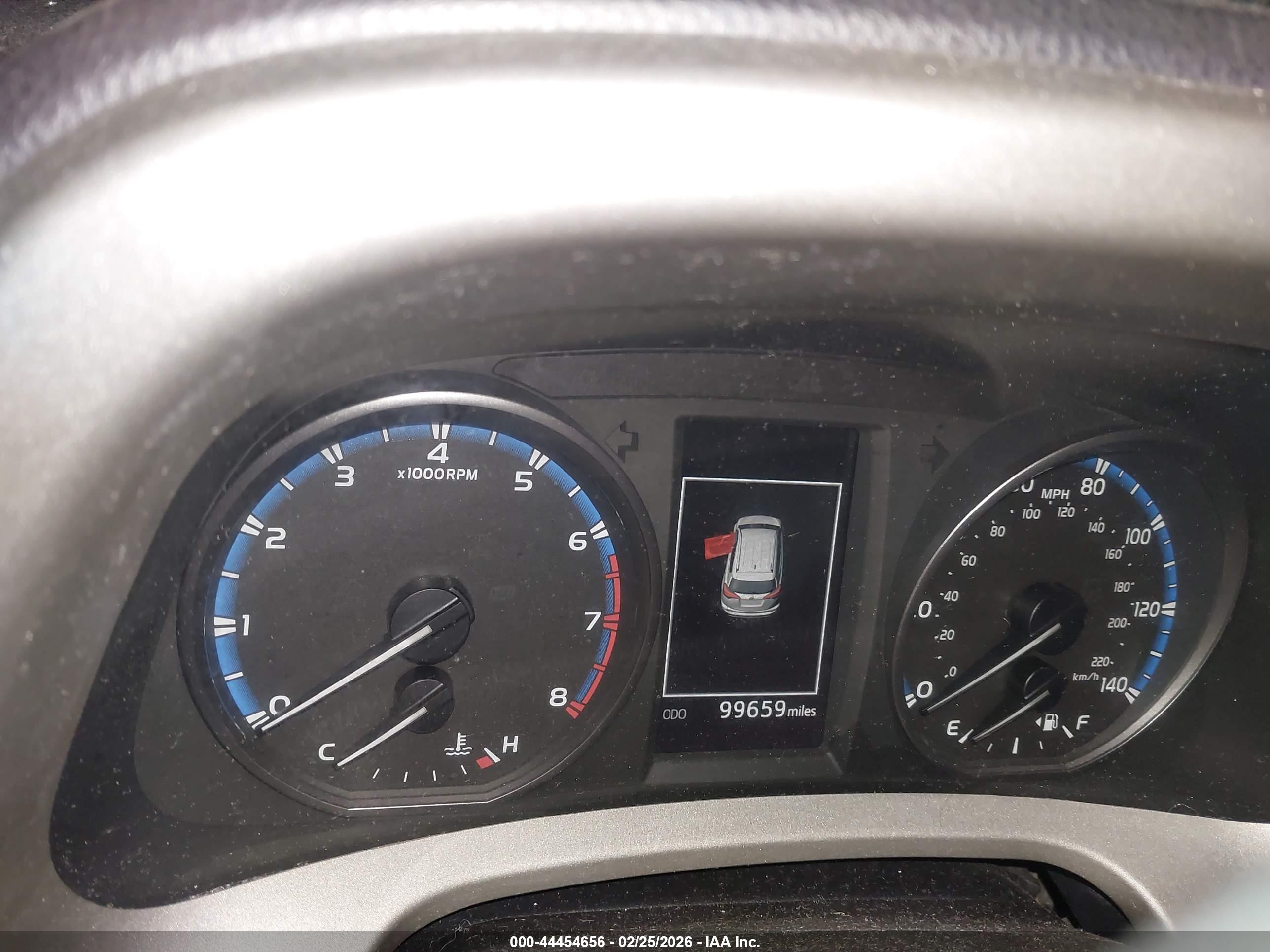 TOYOTA RAV4 image 7