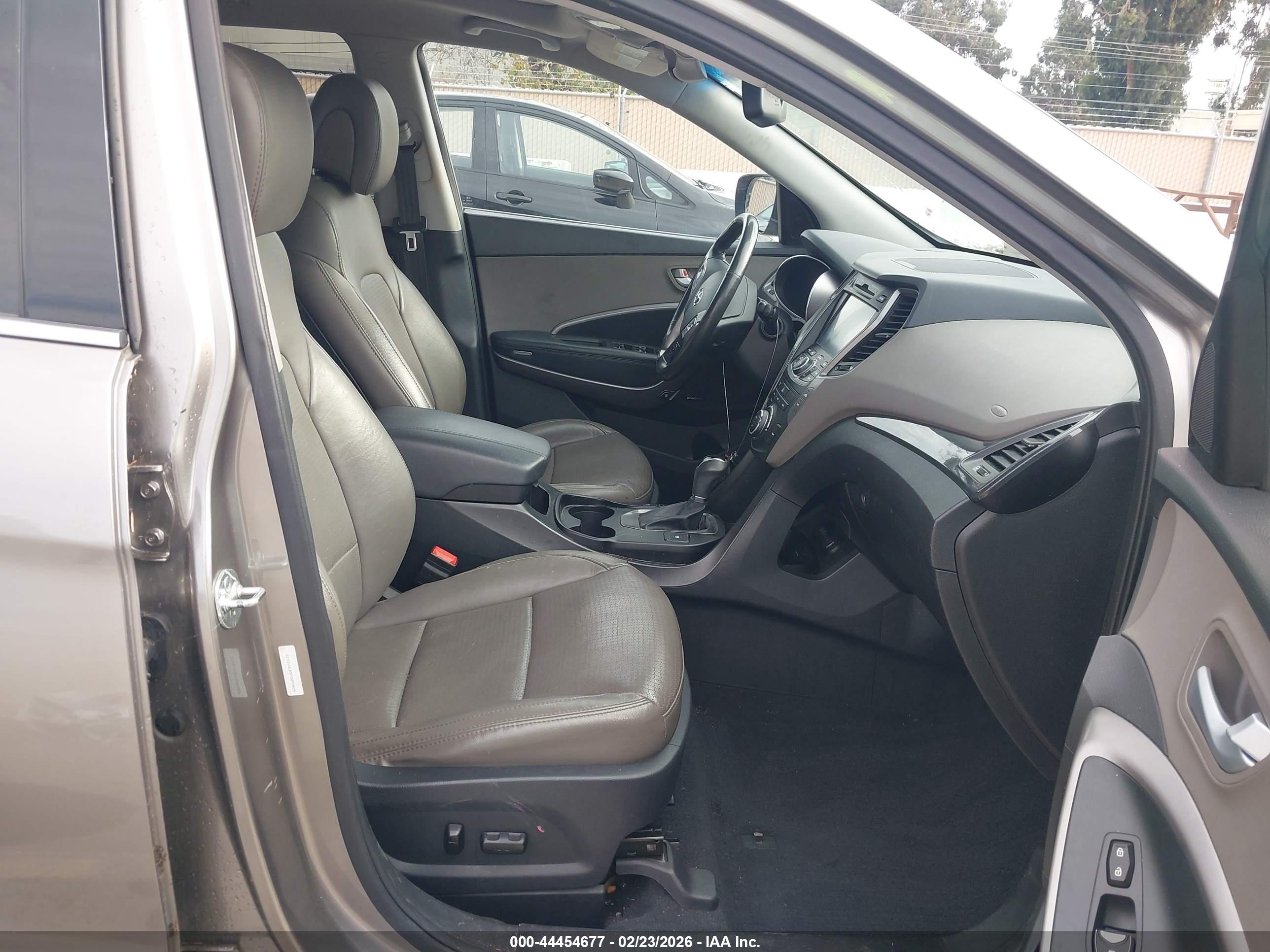 HYUNDAI SANTA image 5