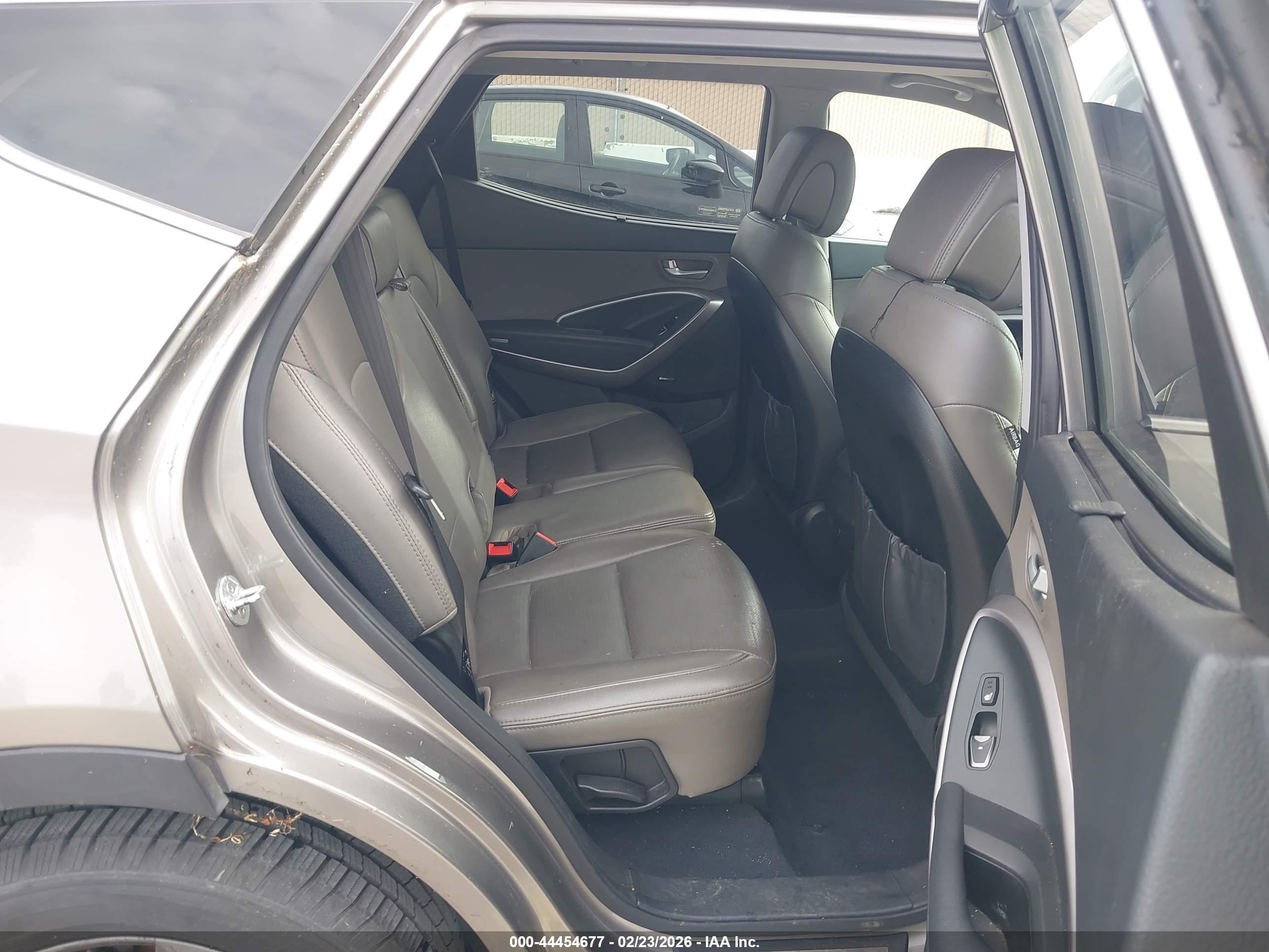 HYUNDAI SANTA image 8