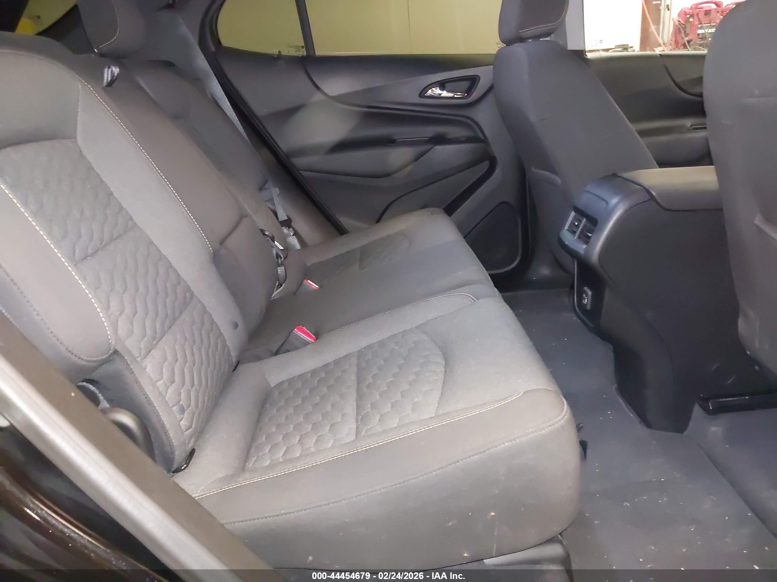 CHEVROLET EQUINOX image 8