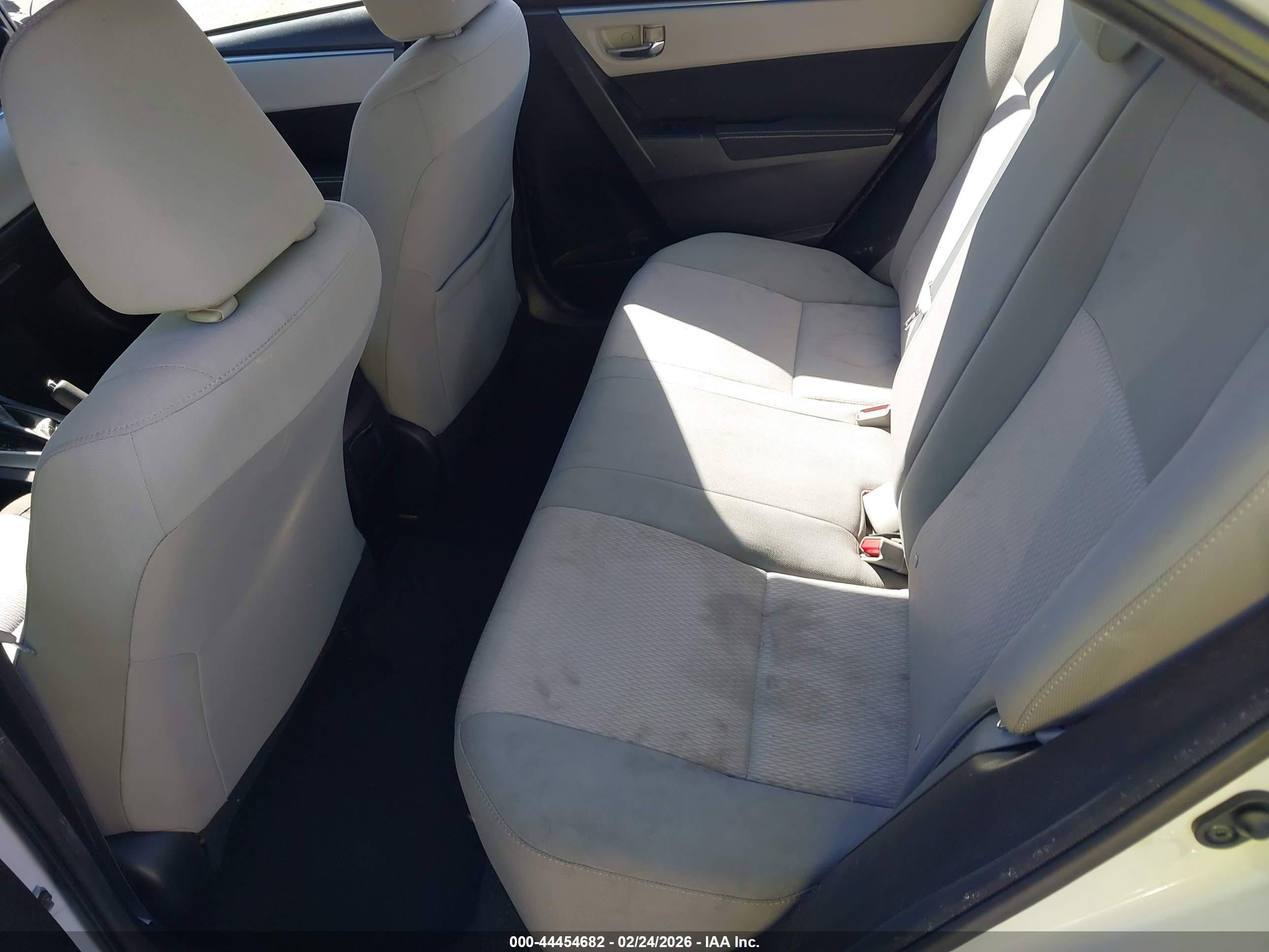 TOYOTA COROLLA image 8