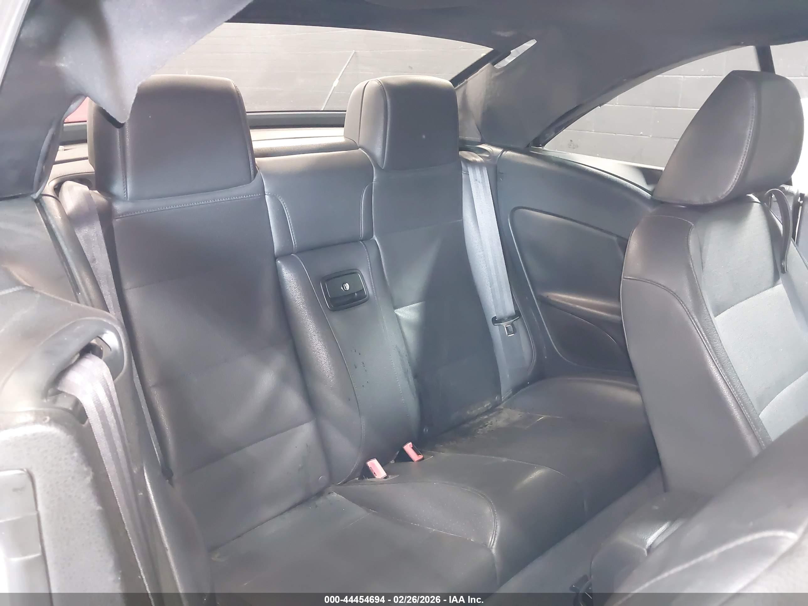 VOLKSWAGEN EOS image 8