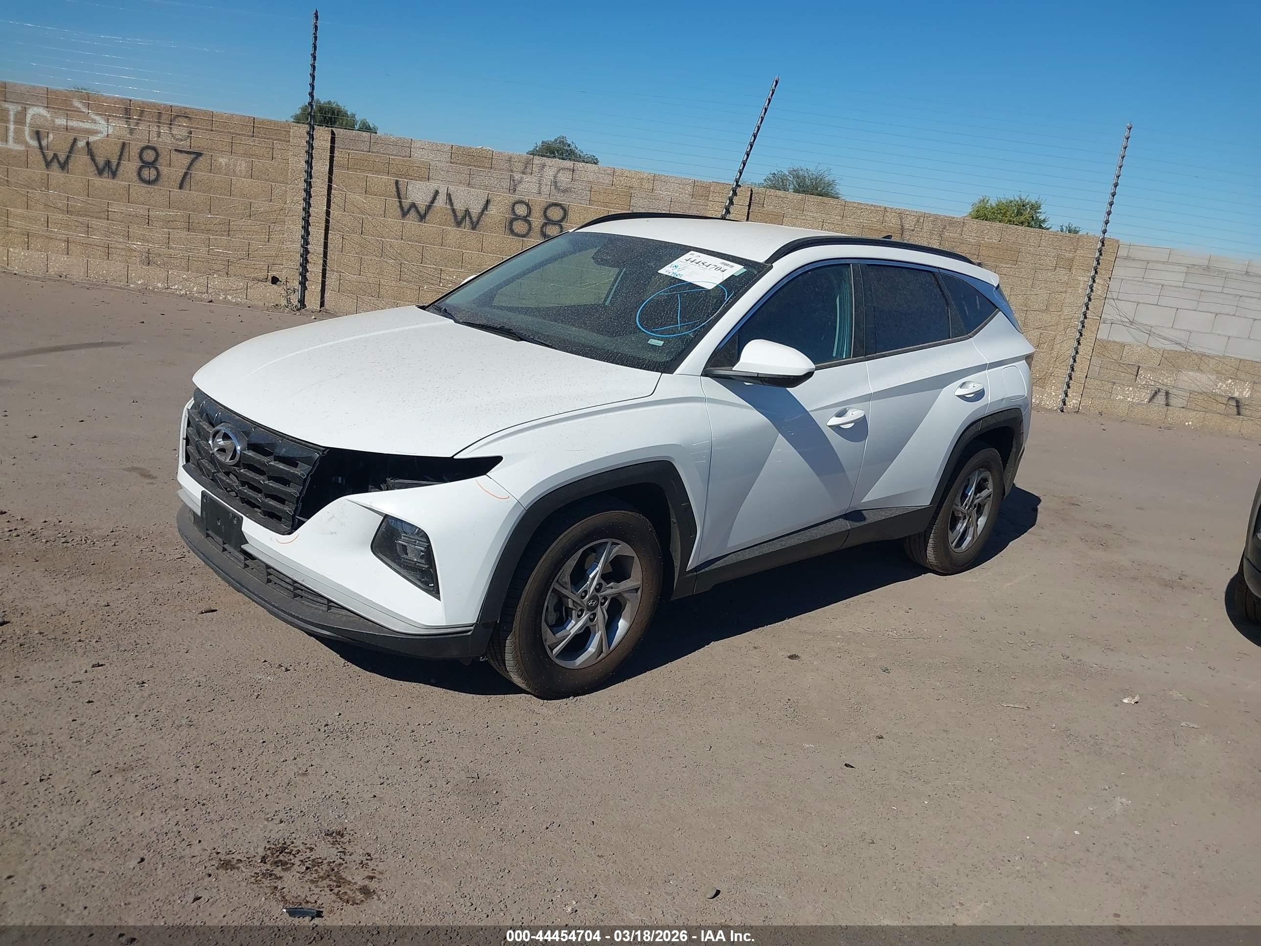 HYUNDAI TUCSON image 2