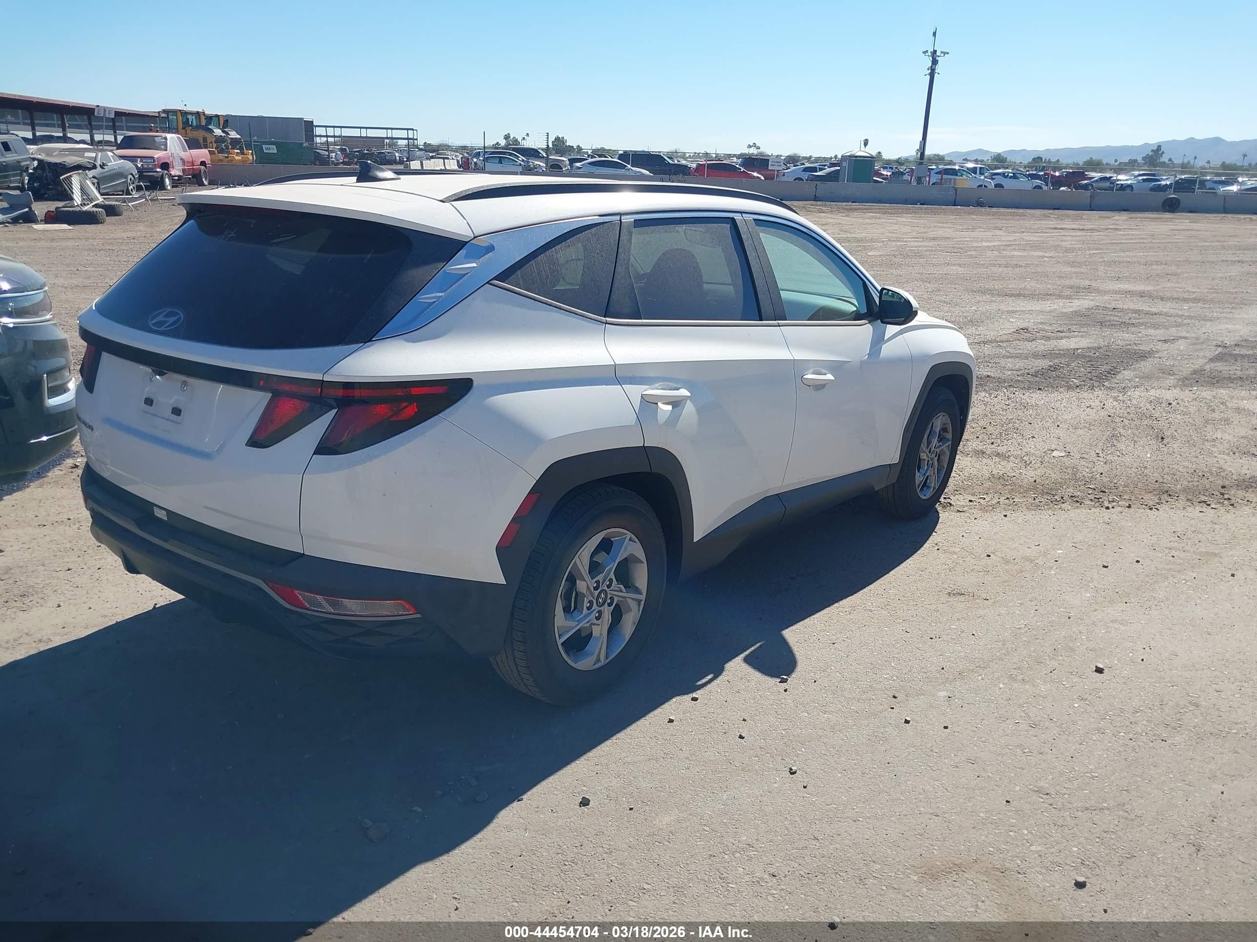HYUNDAI TUCSON image 4