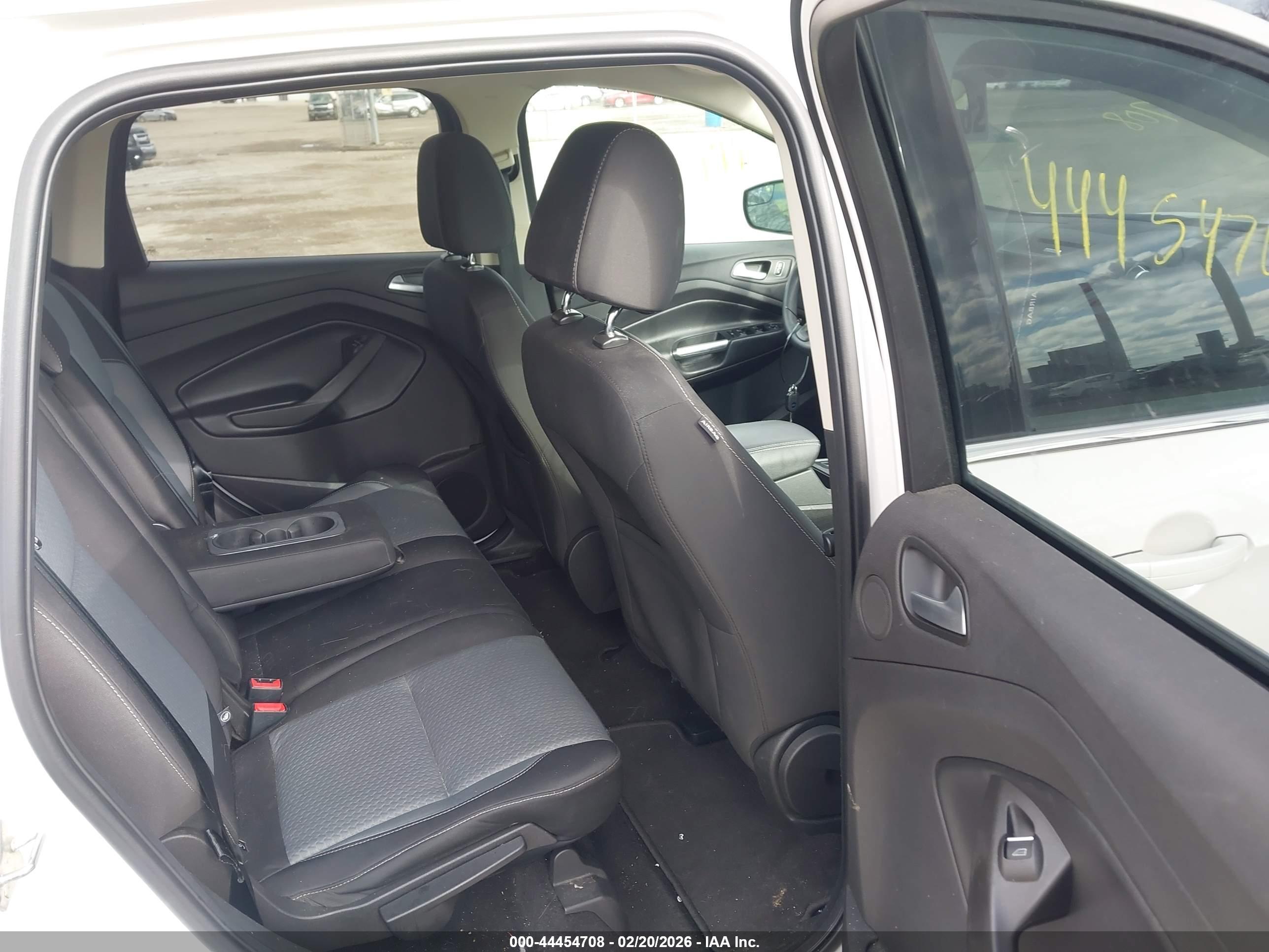 FORD ESCAPE image 8