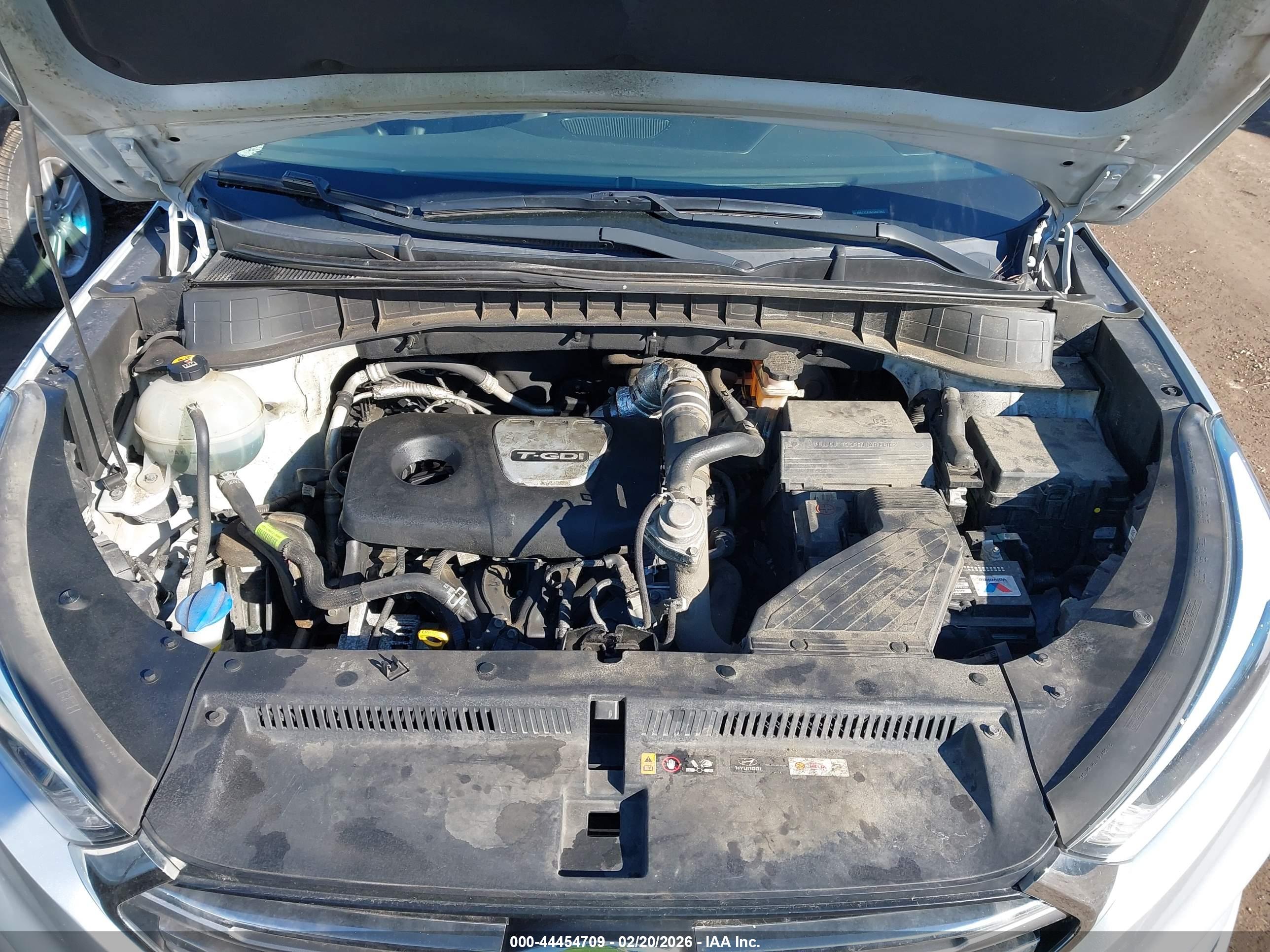 HYUNDAI TUCSON image 10