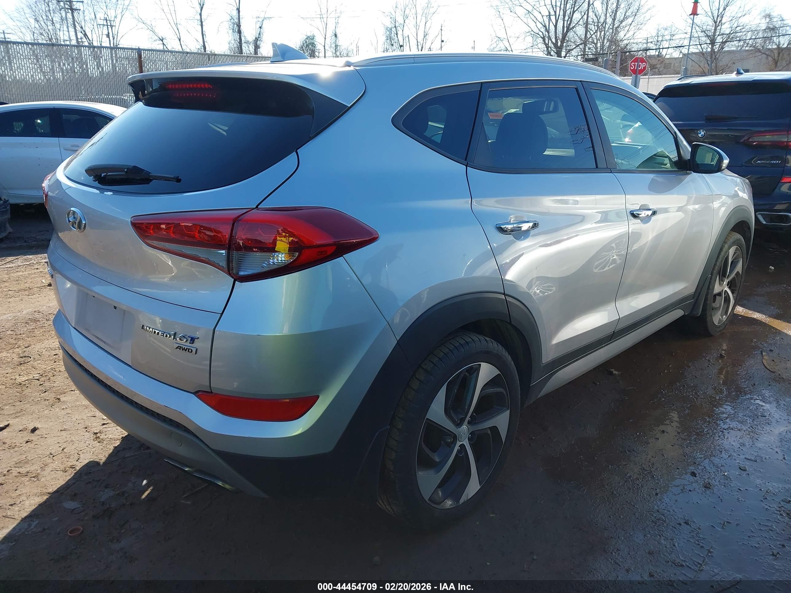 HYUNDAI TUCSON image 4
