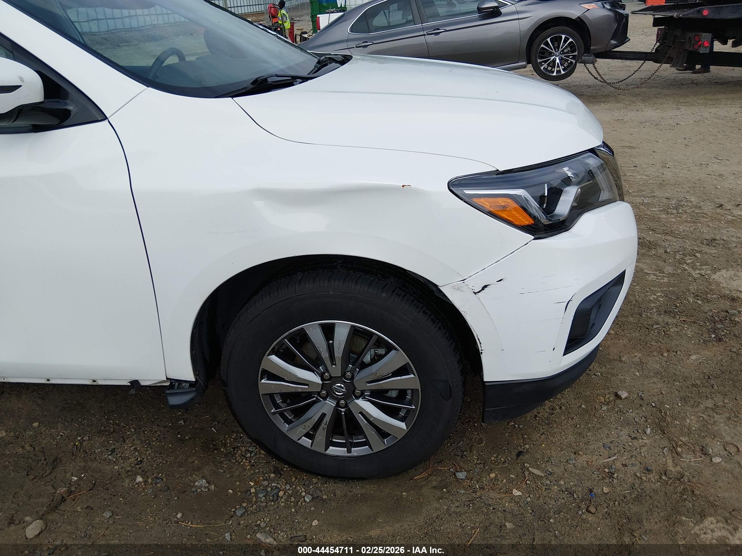 NISSAN PATHFINDER image 6