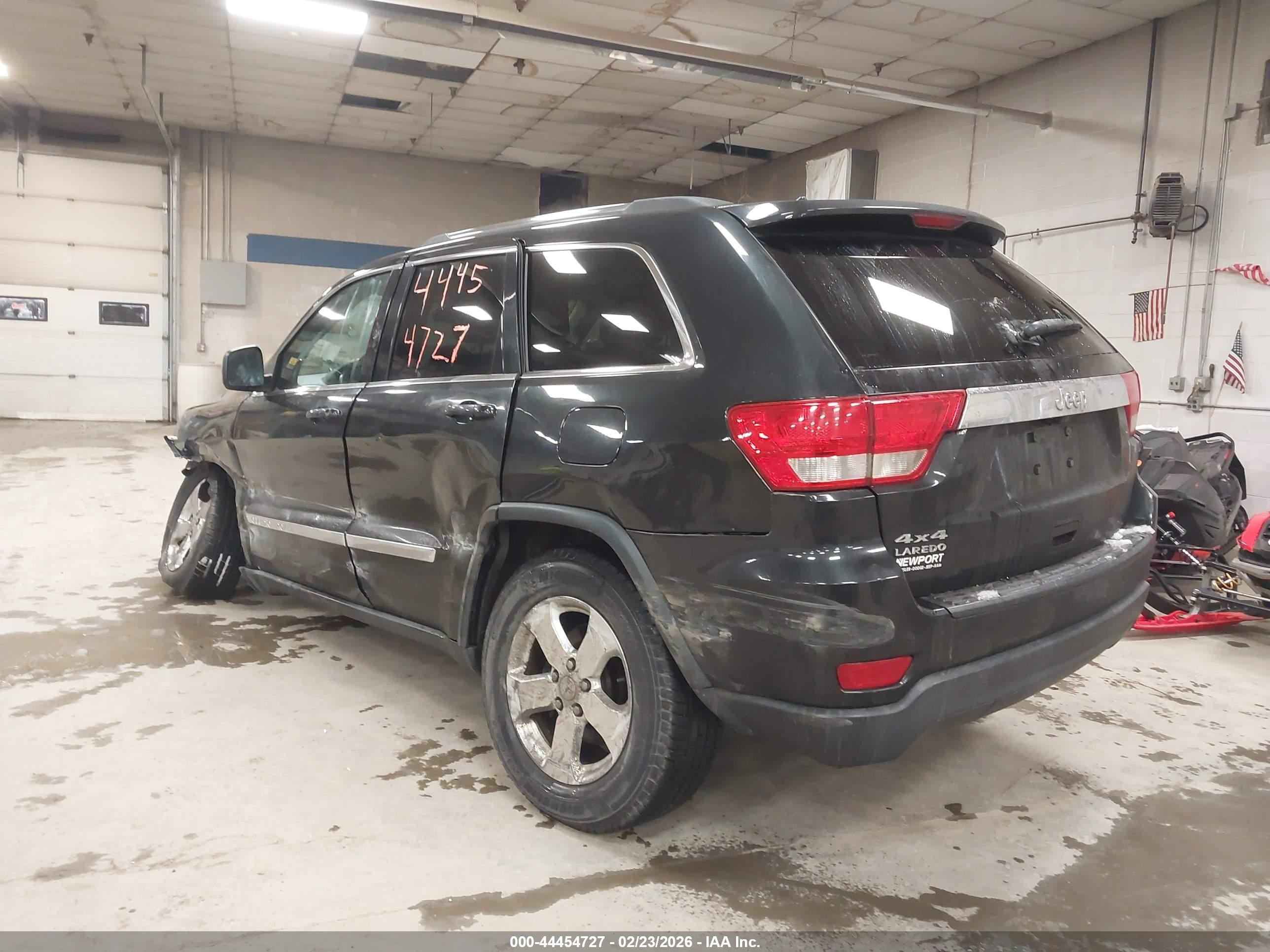 JEEP GRAND image 3