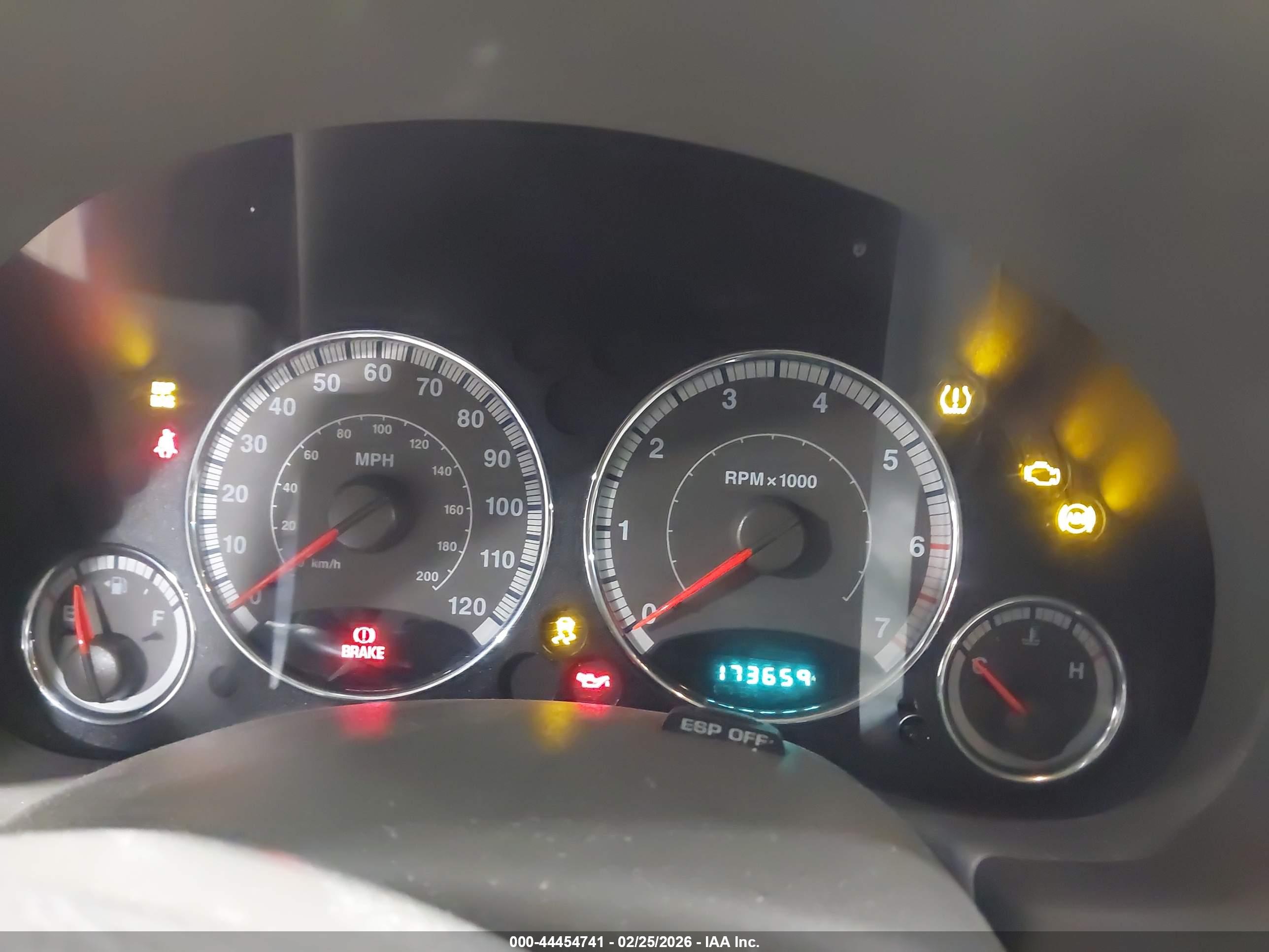 JEEP LIBERTY image 7