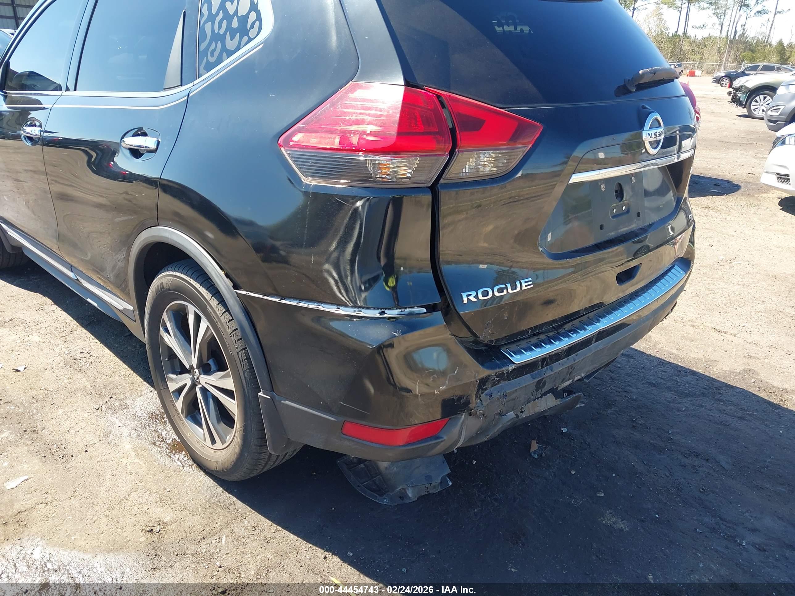 NISSAN ROGUE image 6