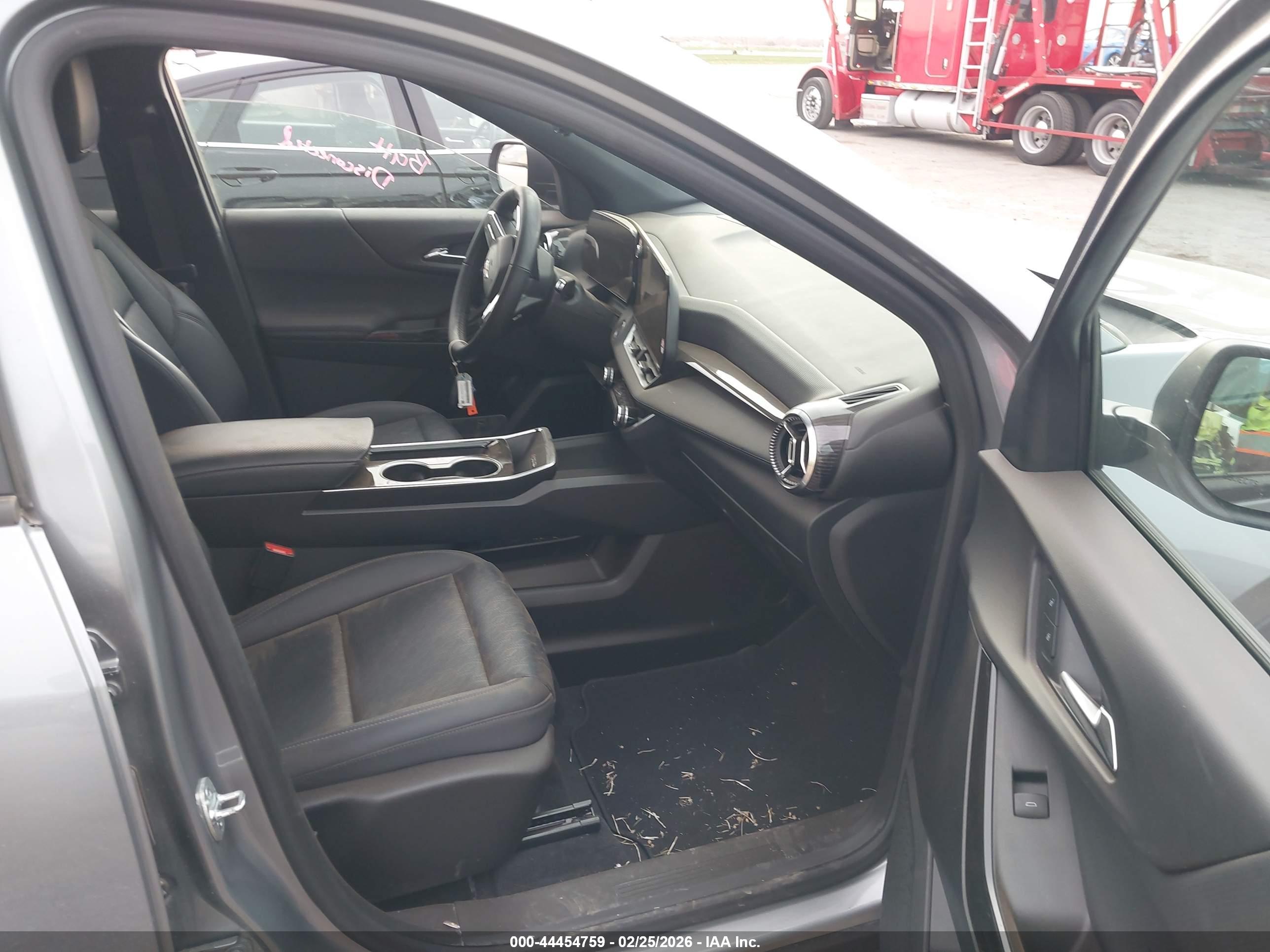 CHEVROLET EQUINOX image 5