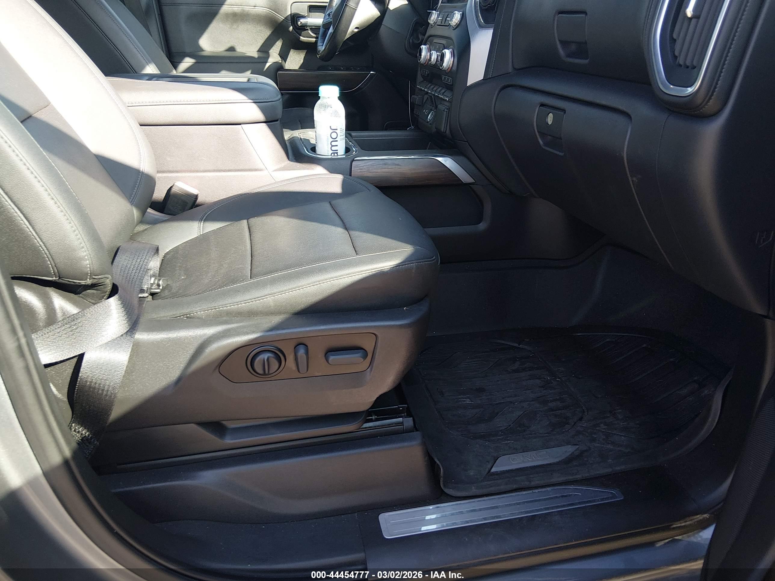 GMC SIERRA image 5